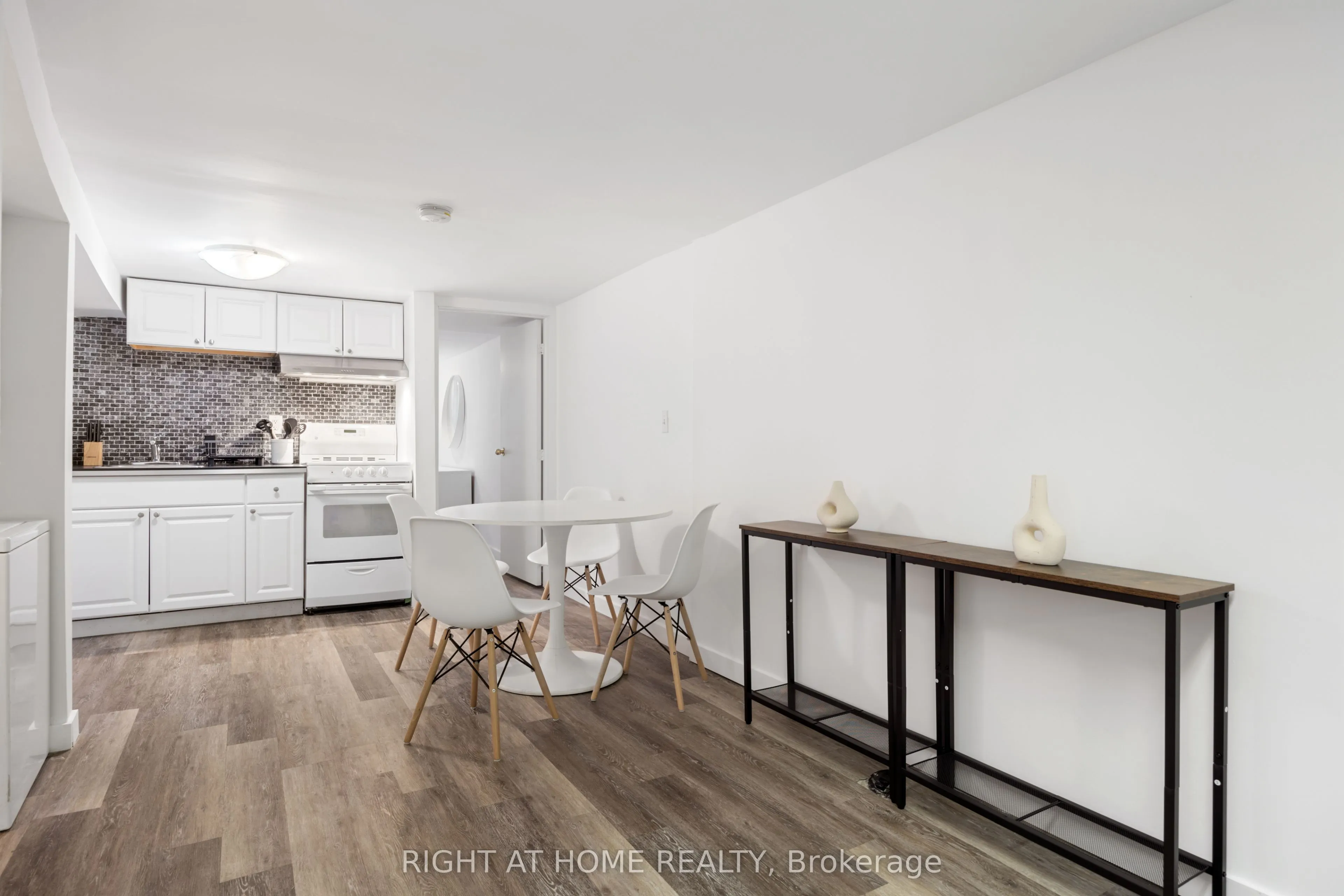 124 Argyle Street, #Basement