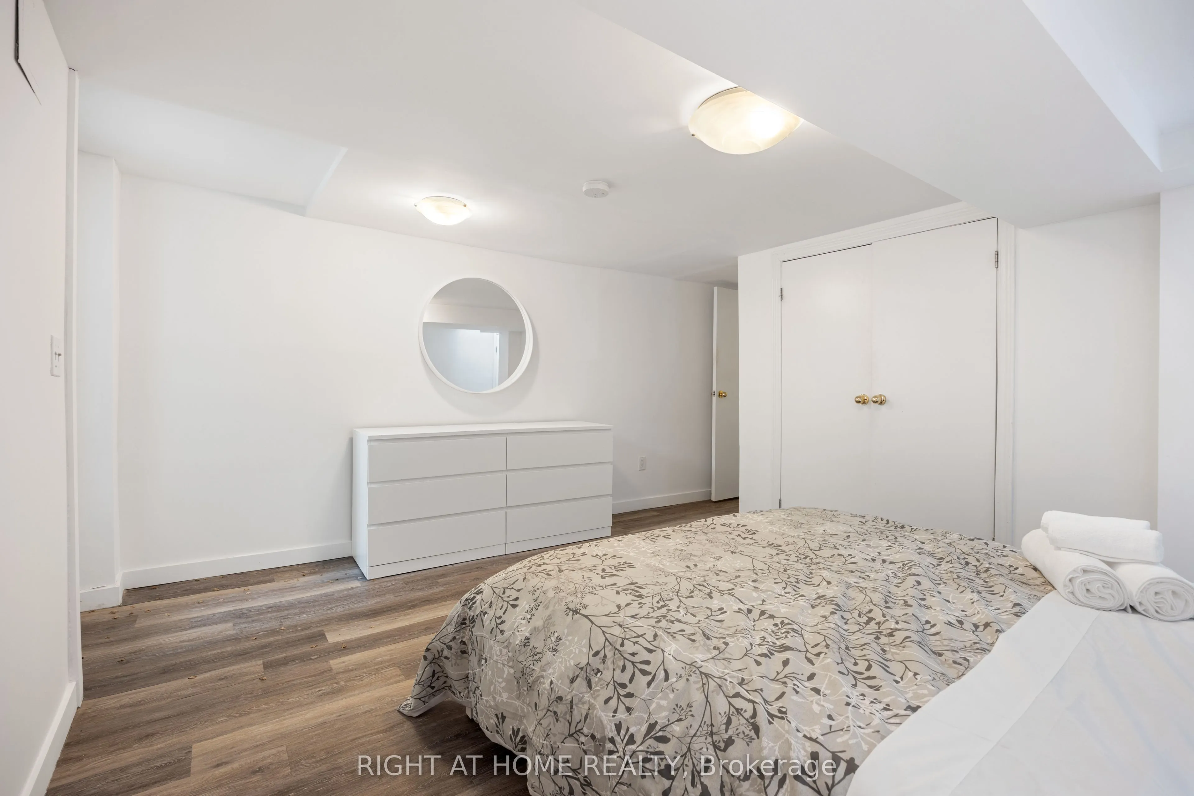 124 Argyle Street, #Basement