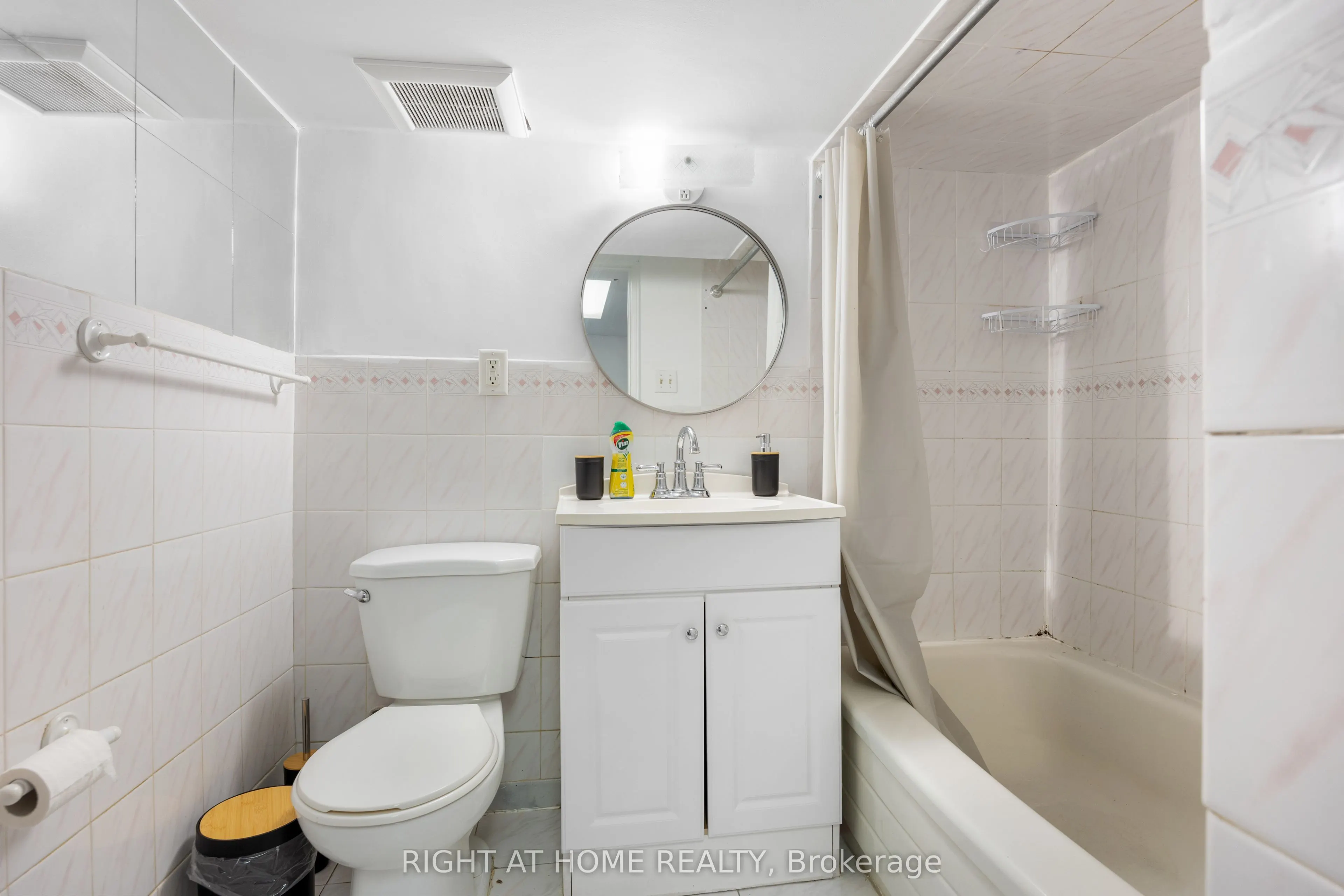124 Argyle Street, #Basement