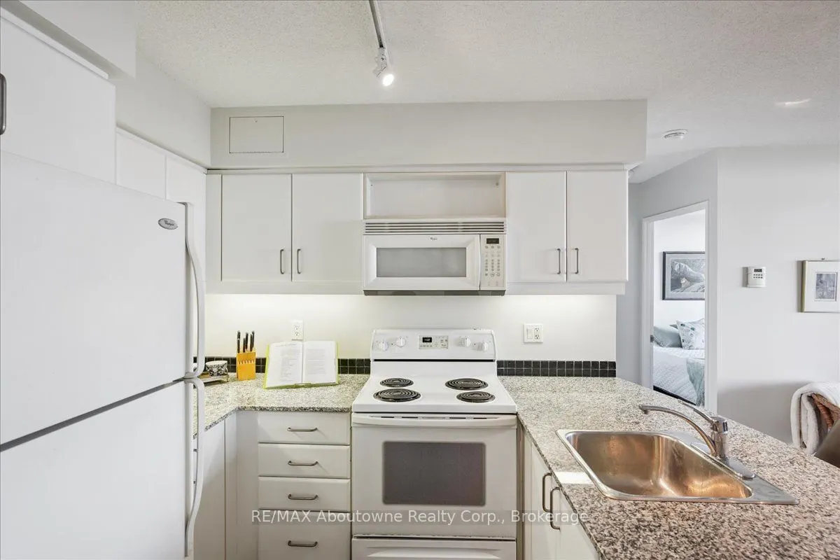 33 Sheppard Avenue E, #2411