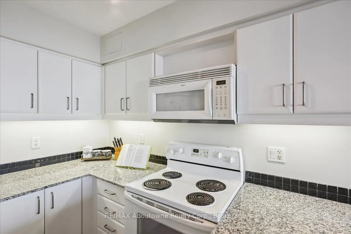33 Sheppard Avenue E, #2411