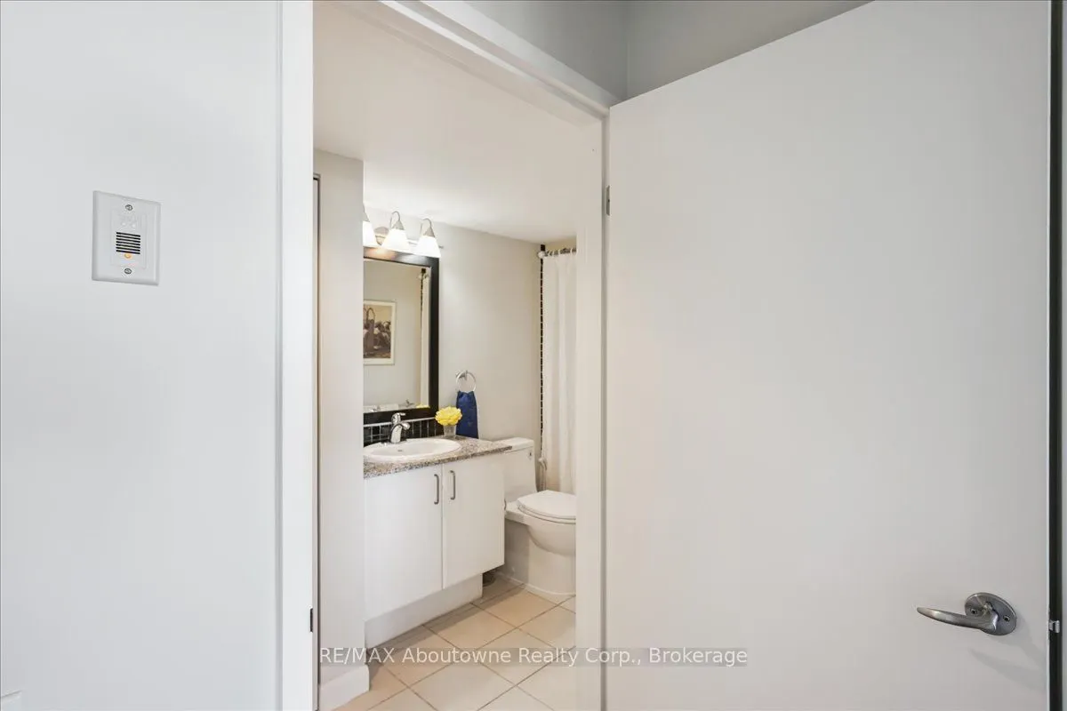 33 Sheppard Avenue E, #2411