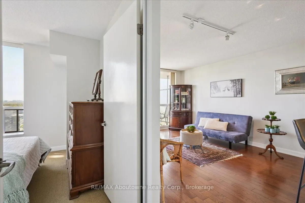 33 Sheppard Avenue E, #2411