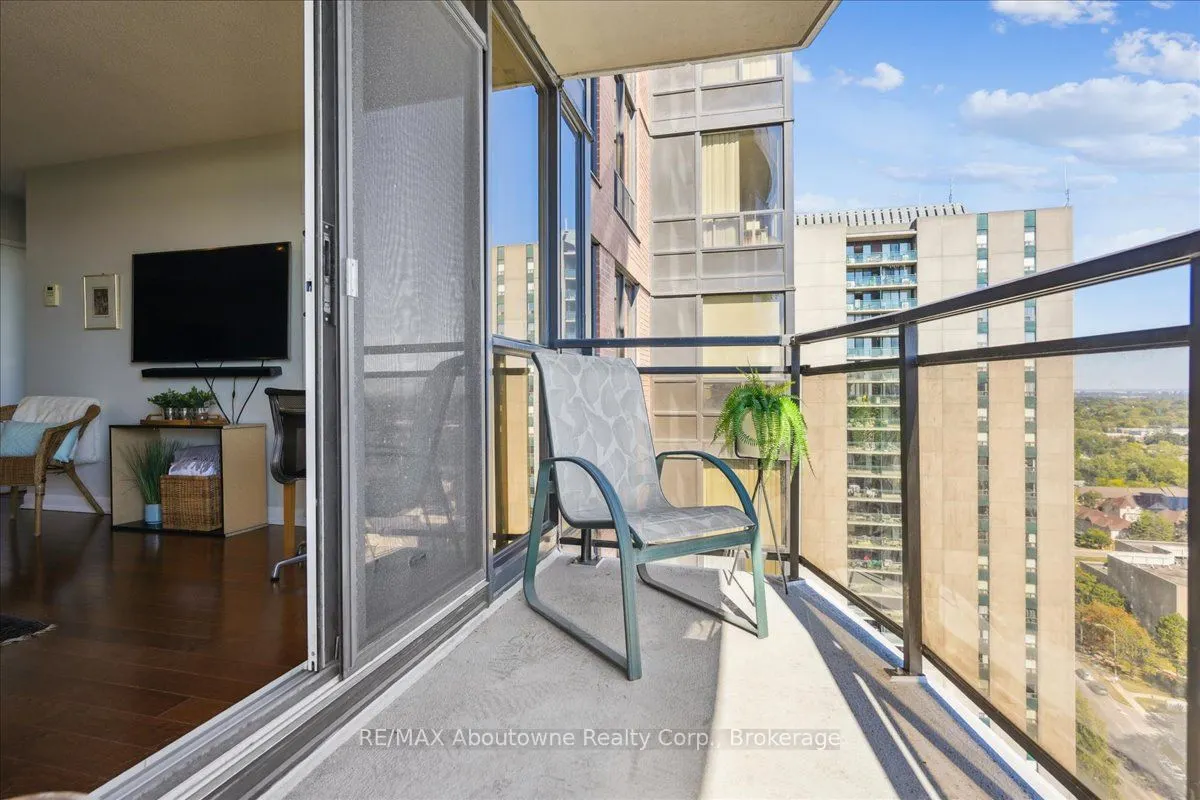 33 Sheppard Avenue E, #2411