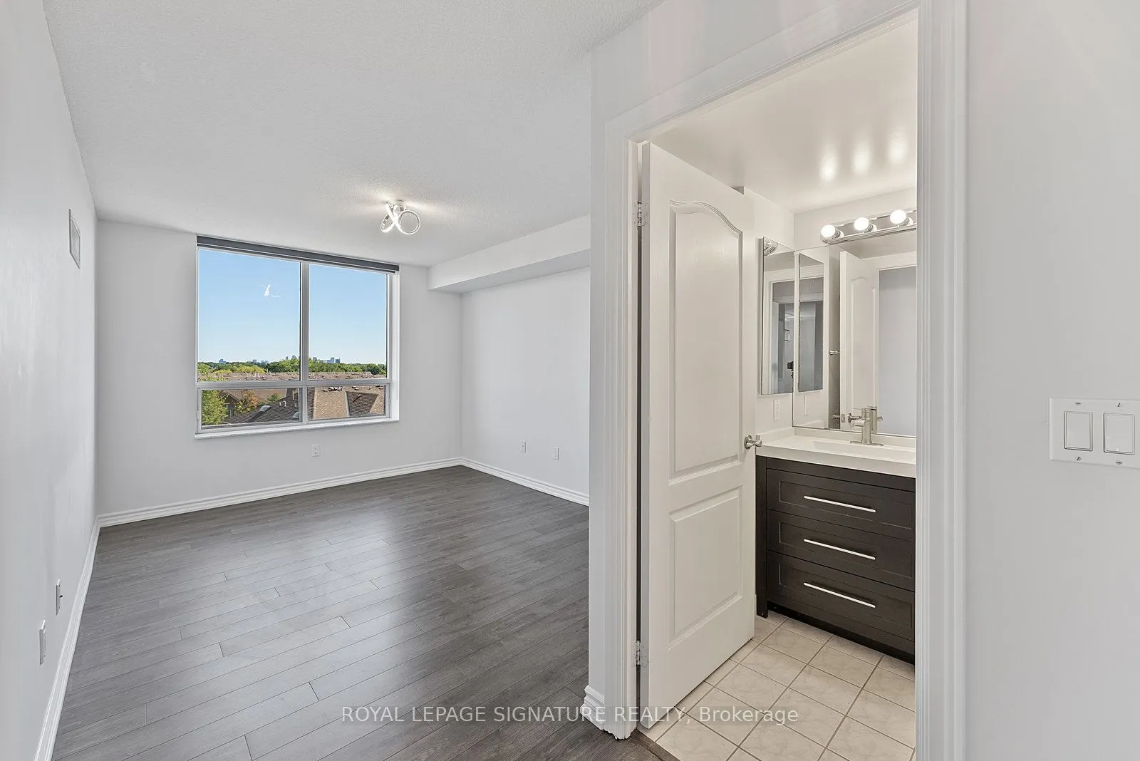 18 Sommerset Way, #818