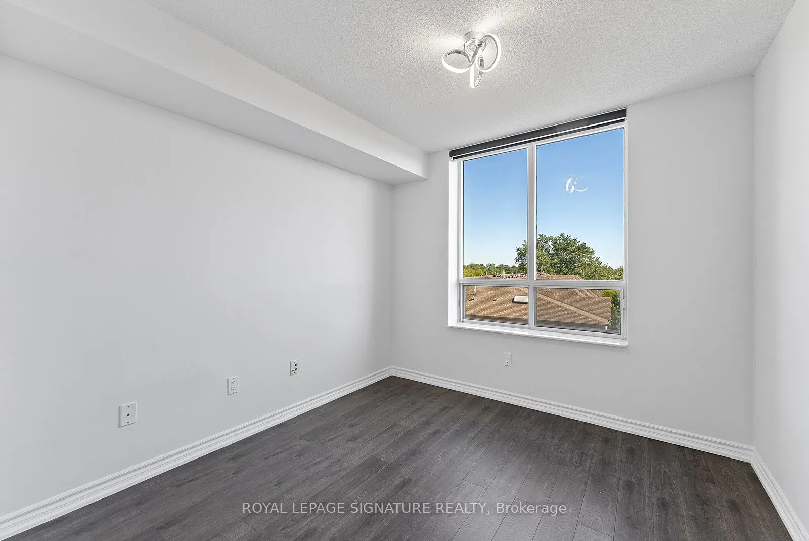 18 Sommerset Way, #818