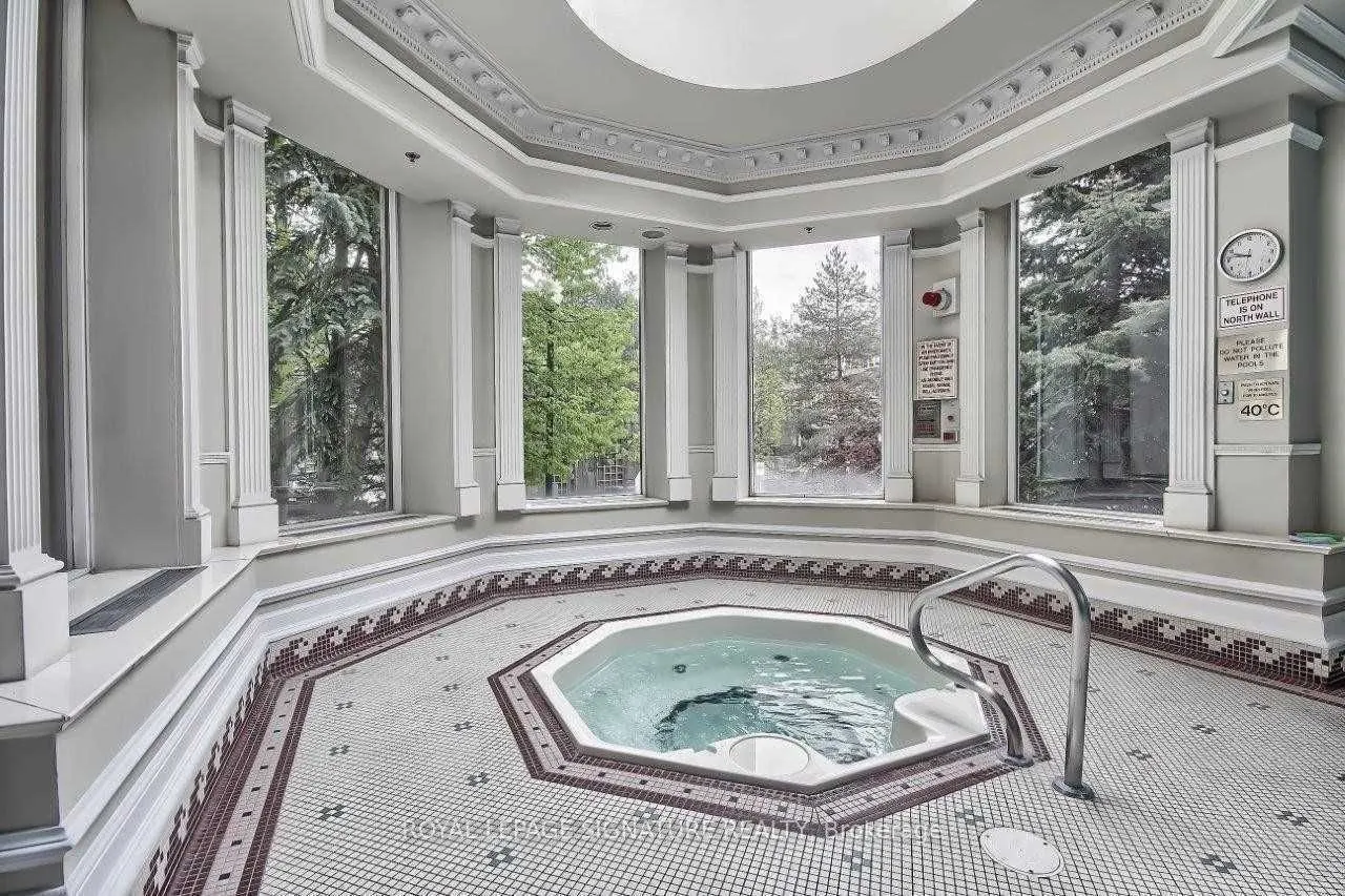 18 Sommerset Way, #818