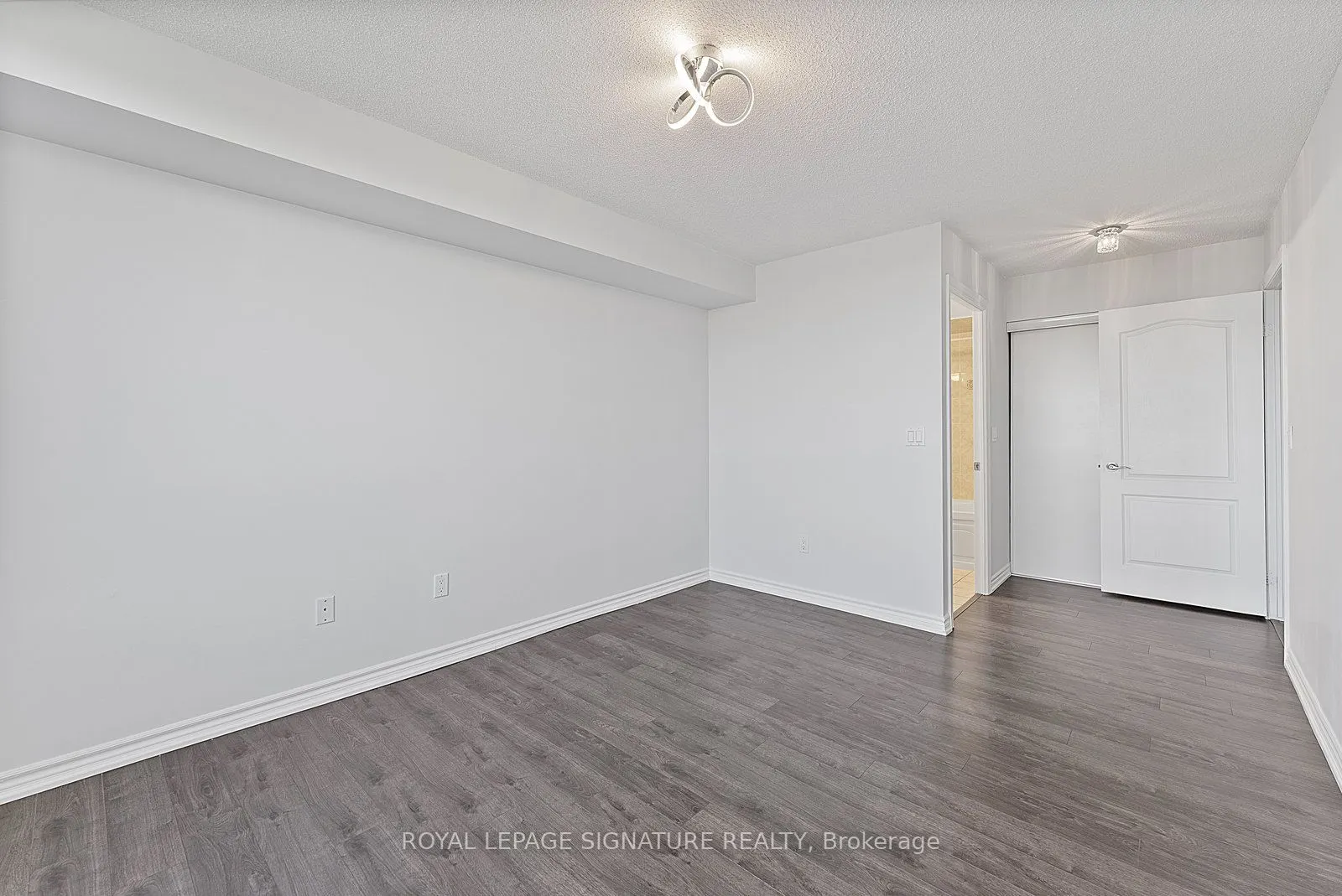 18 Sommerset Way, #818