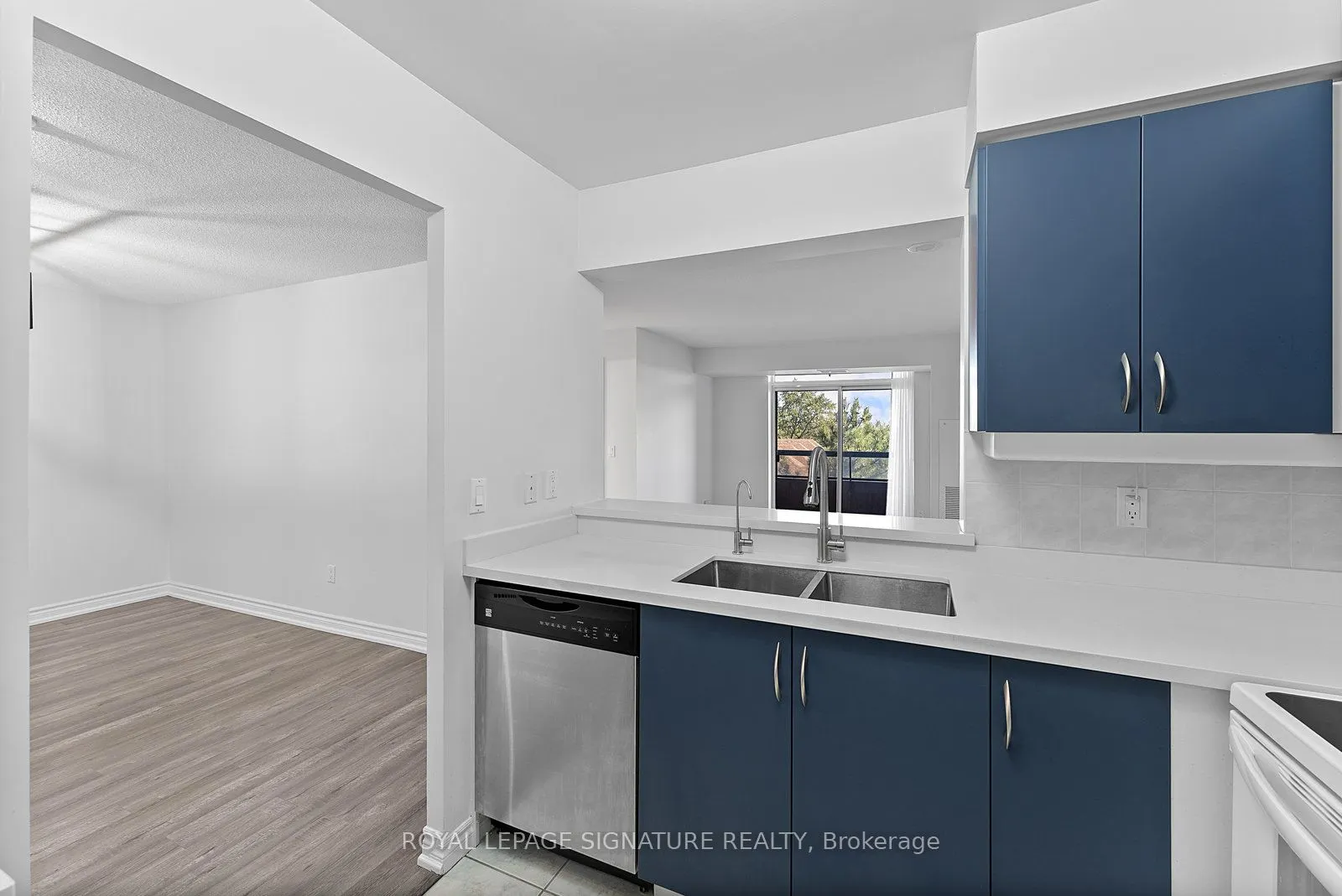 18 Sommerset Way, #818