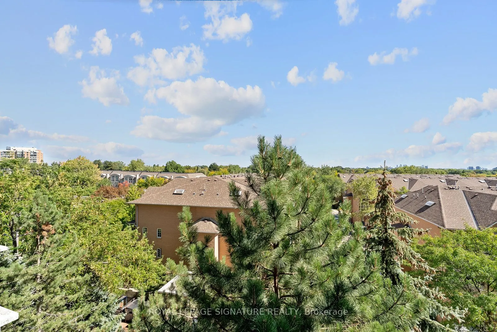 18 Sommerset Way, #818