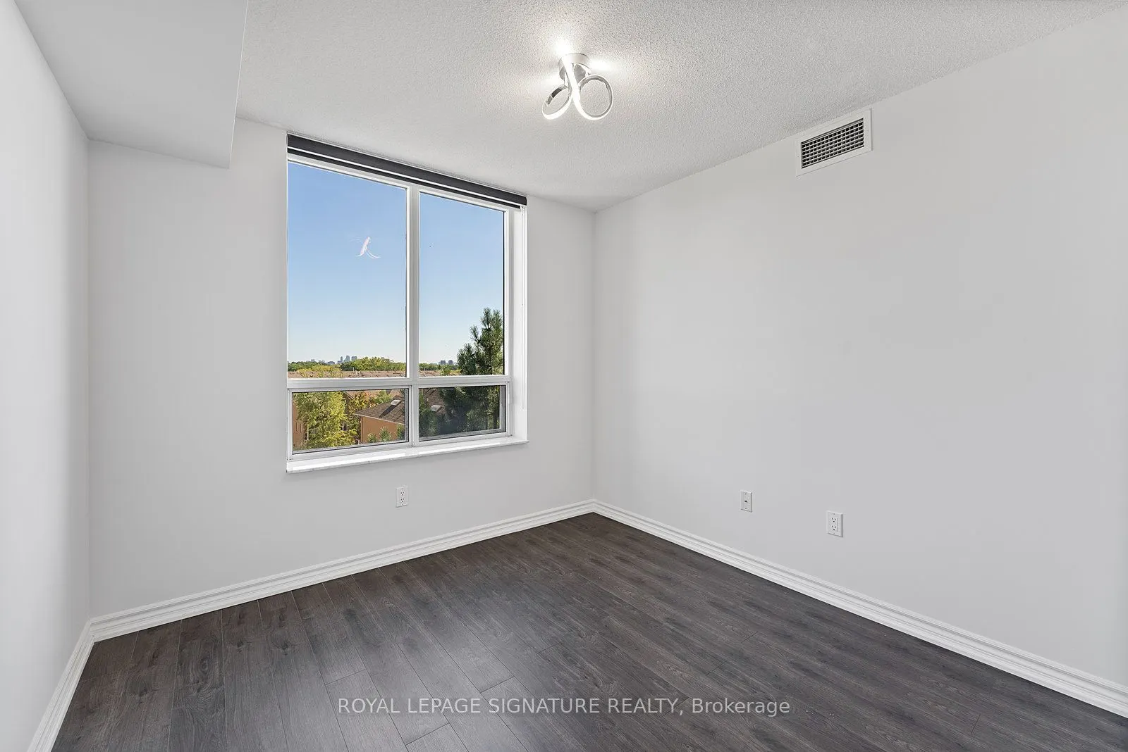 18 Sommerset Way, #818