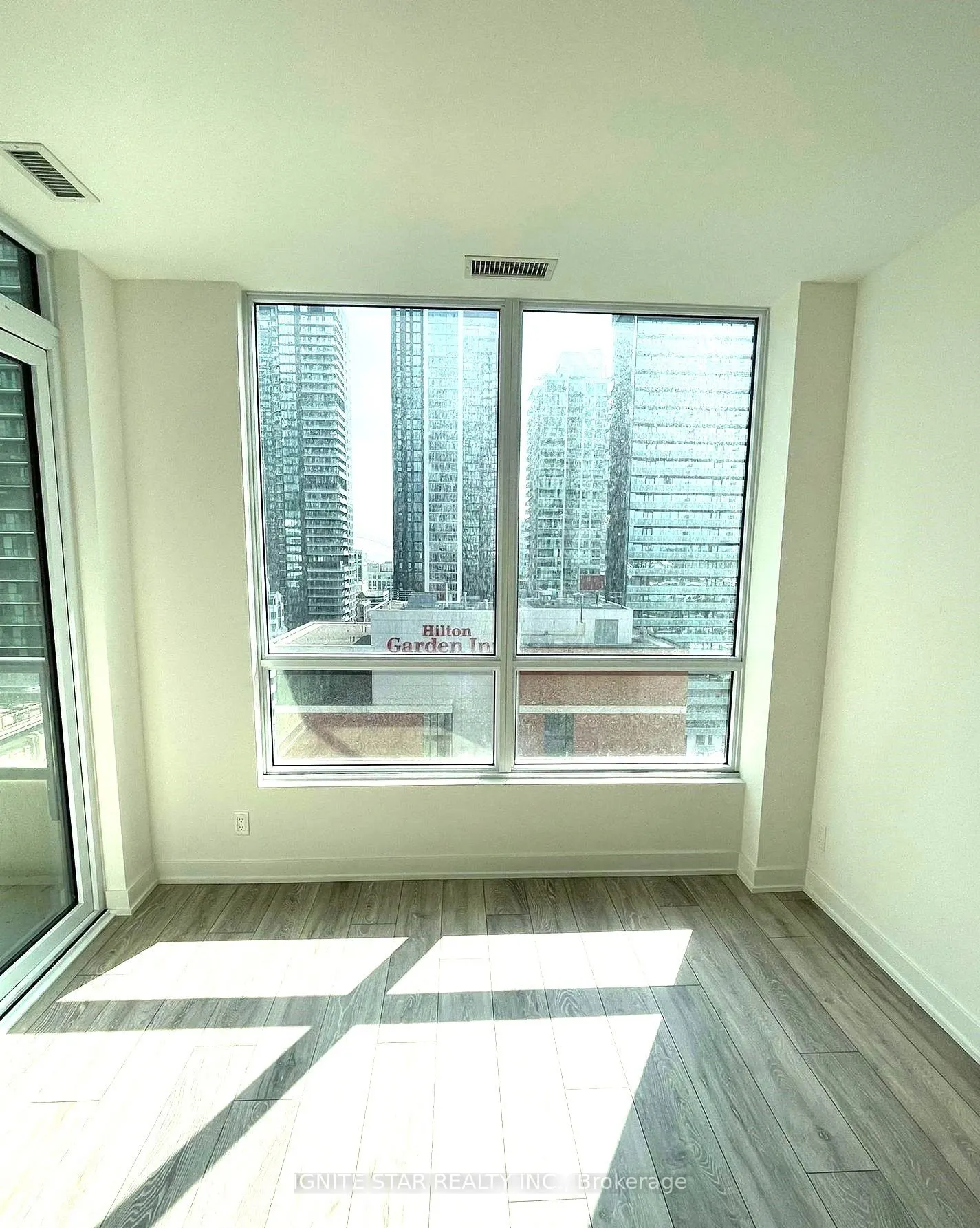 108 peter Street, #1908