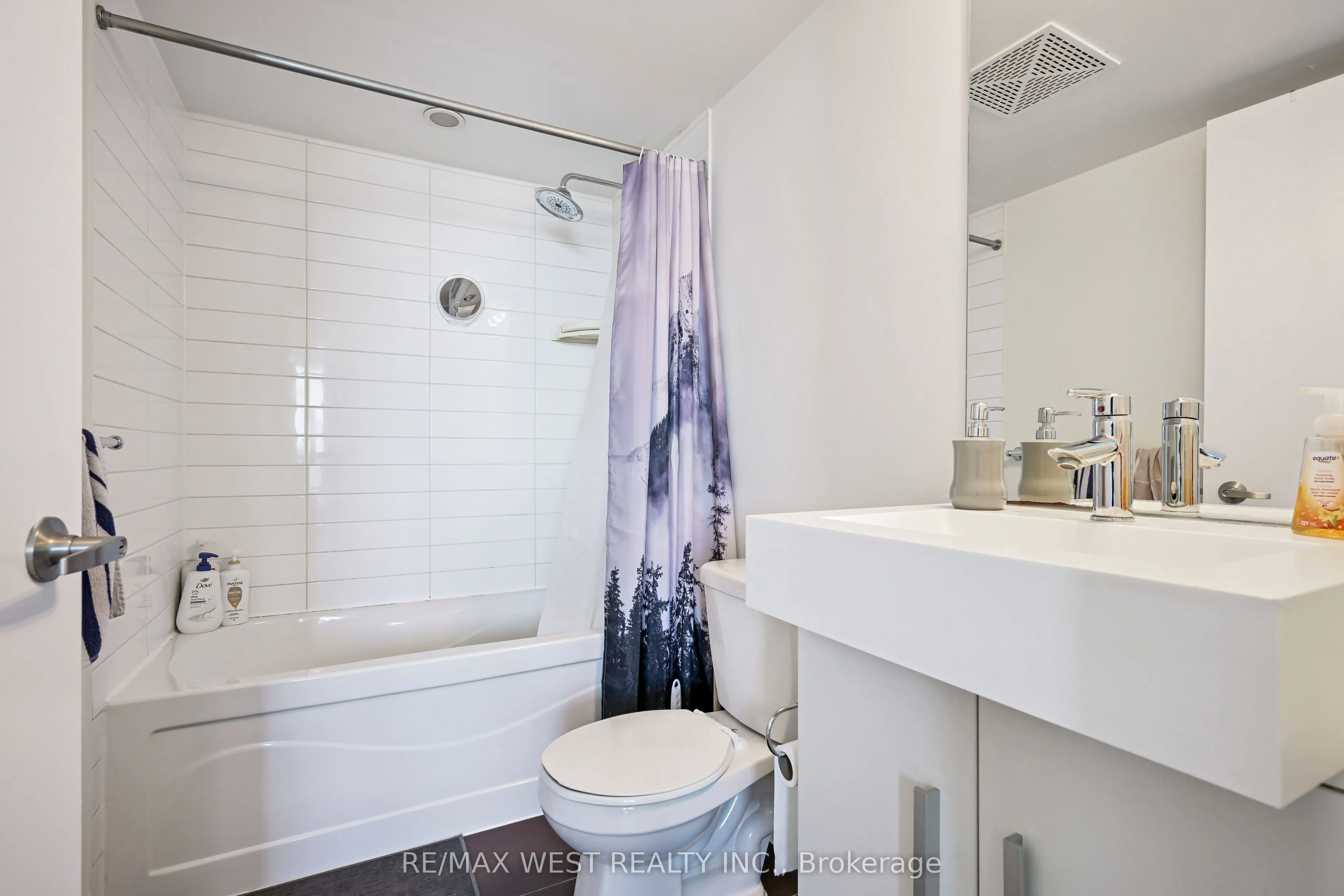 38 Dan Leckie Way, #2612