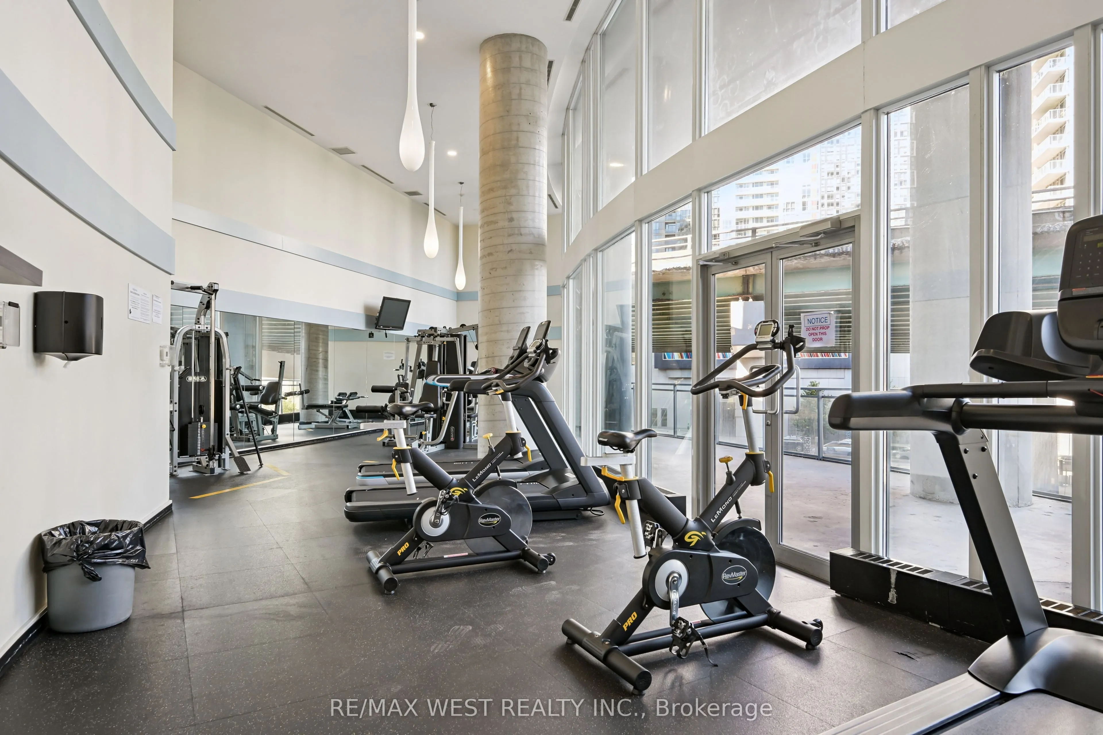 38 Dan Leckie Way, #2612