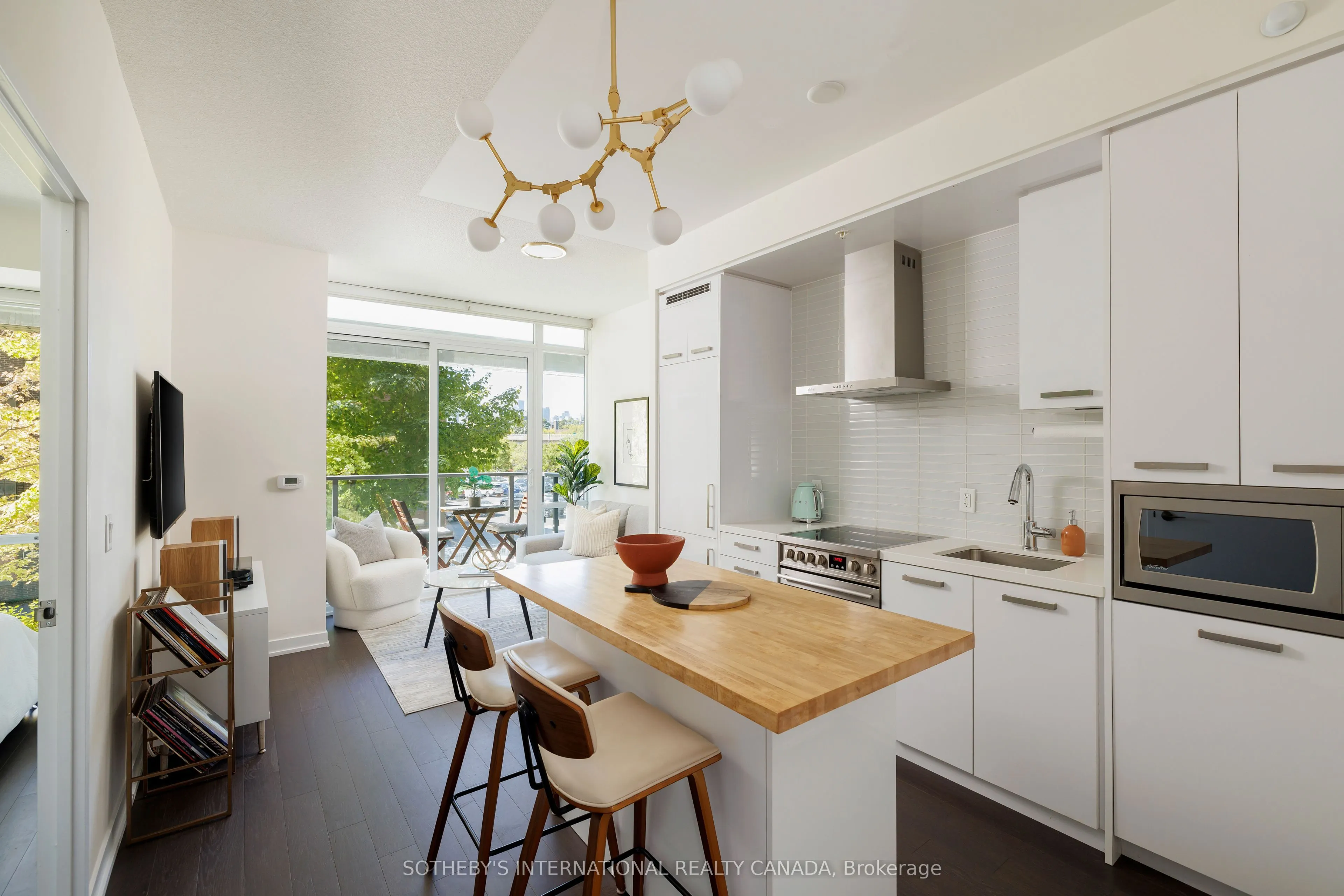 120 Bayview Avenue, #27