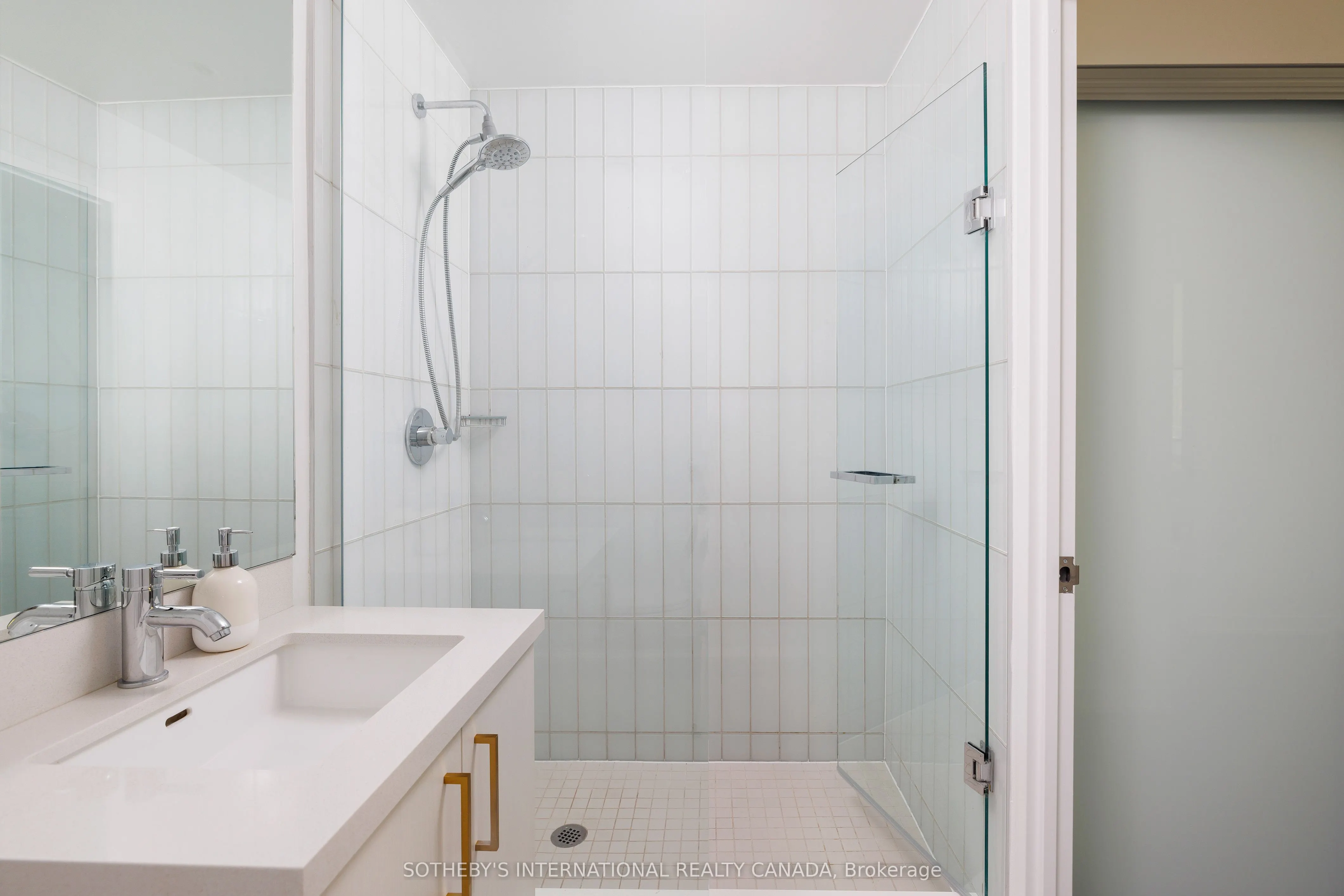 120 Bayview Avenue, #27