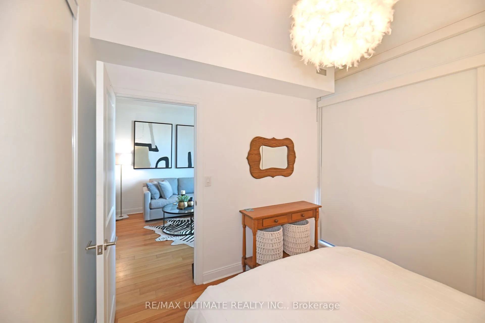 18 Yorkville Avenue, #3004