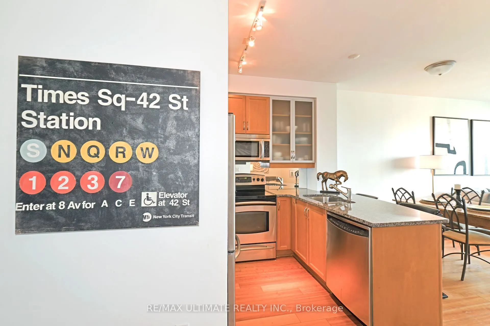 18 Yorkville Avenue, #3004