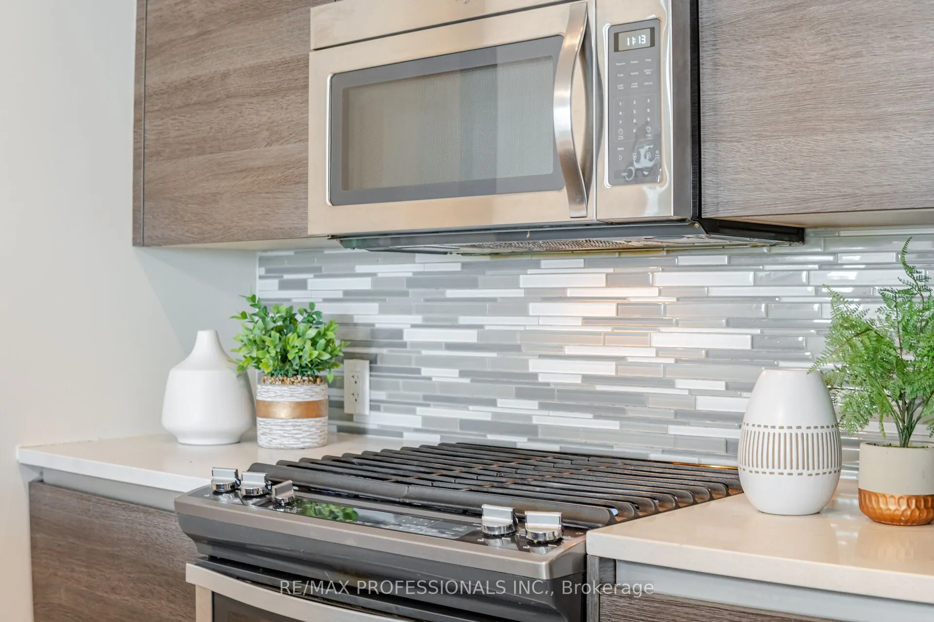 111 Bathurst Street, #716