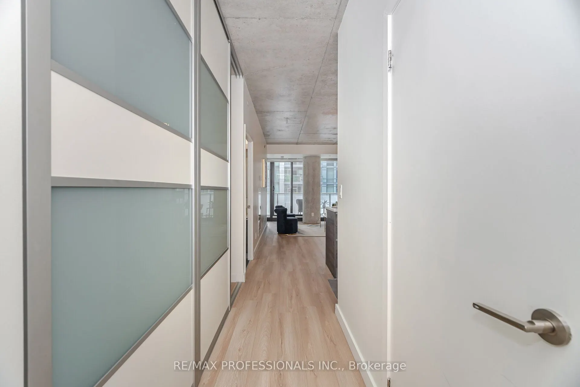 111 Bathurst Street, #716