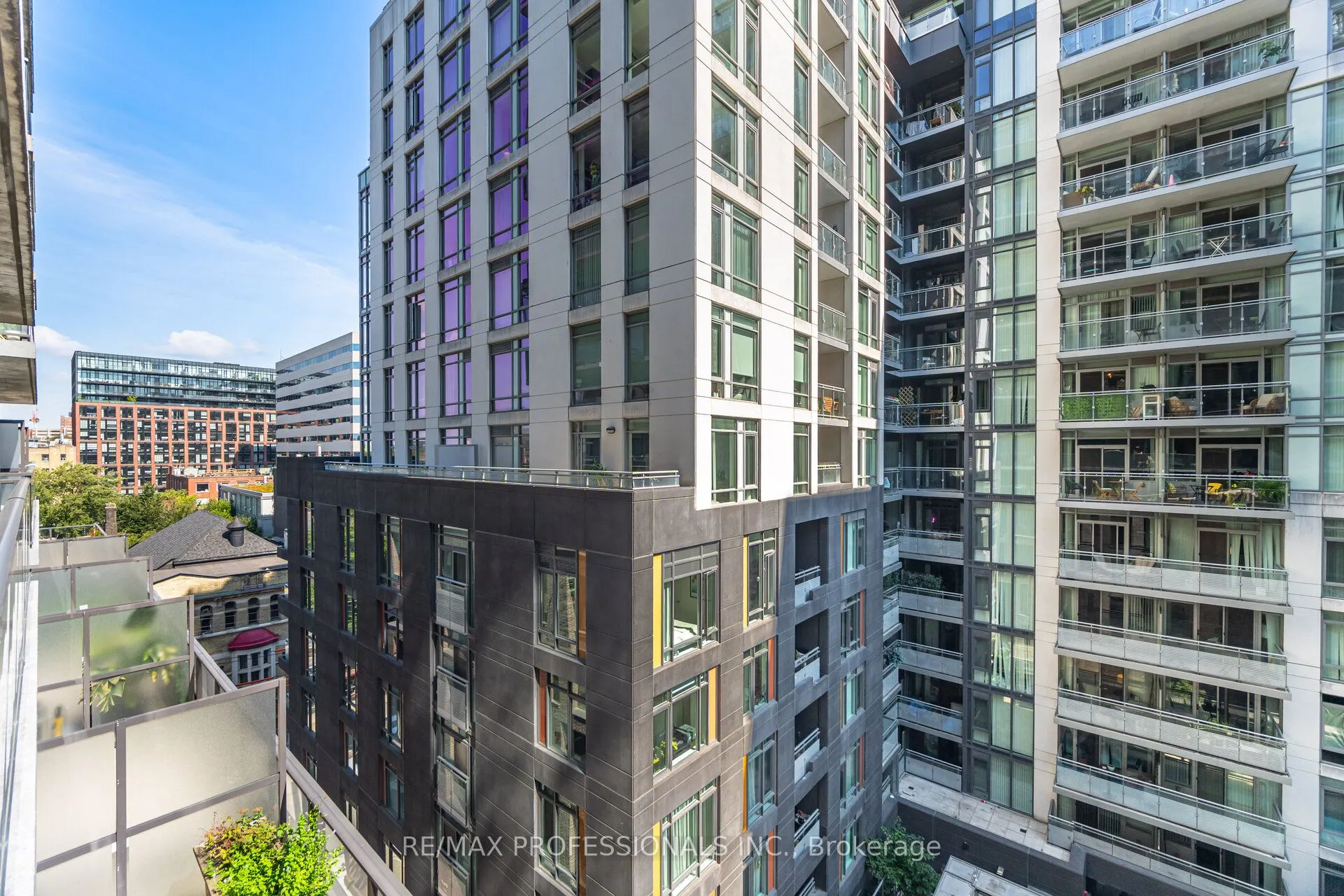 111 Bathurst Street, #716