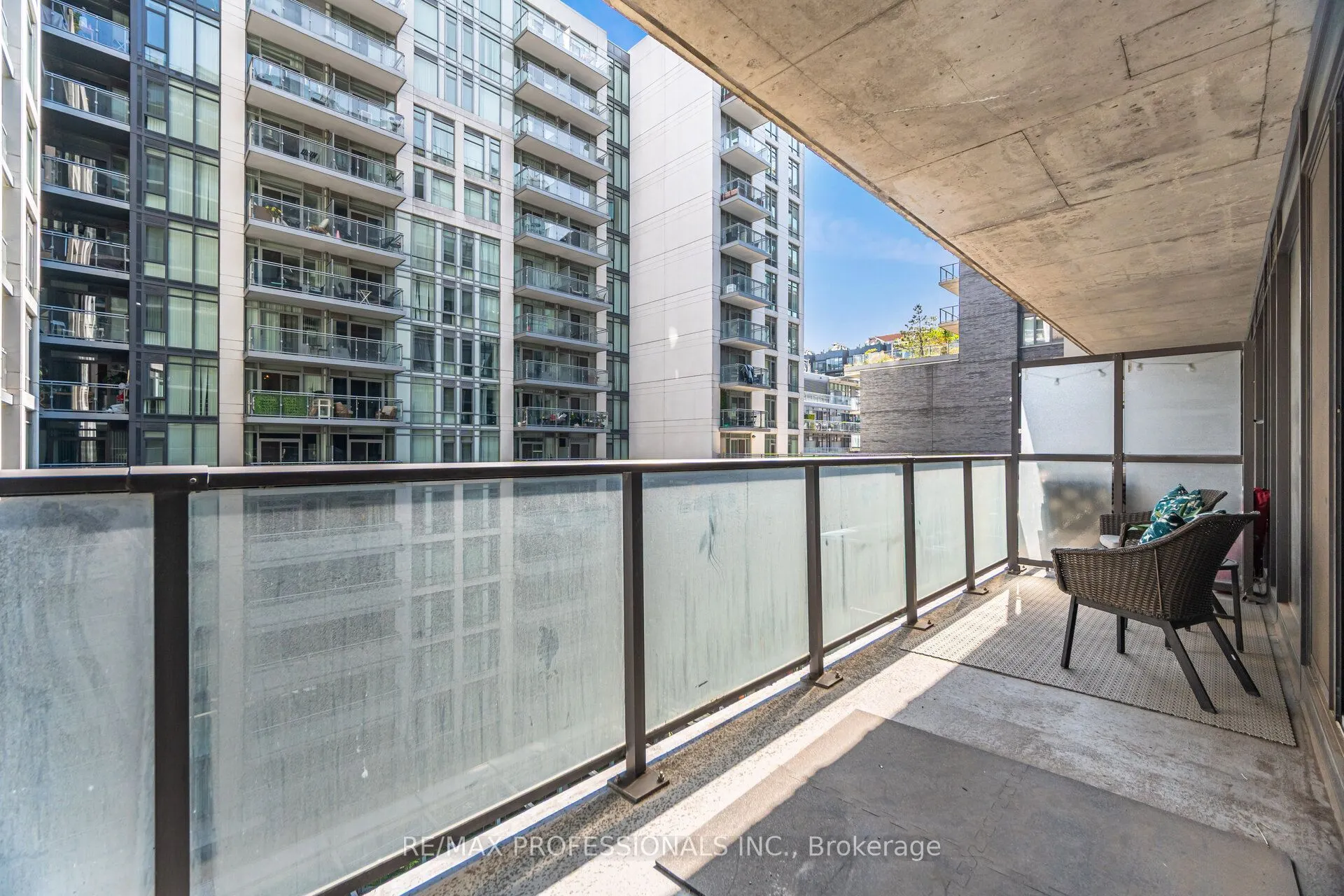 111 Bathurst Street, #716