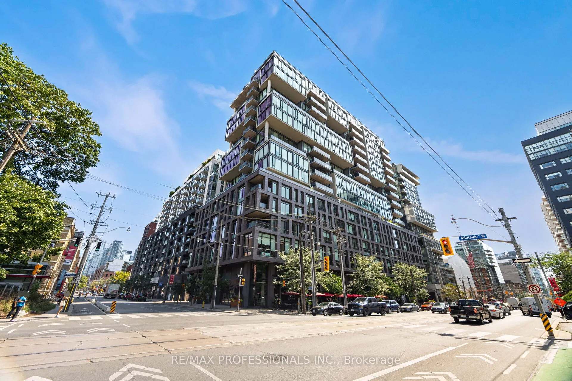 111 Bathurst Street, #716