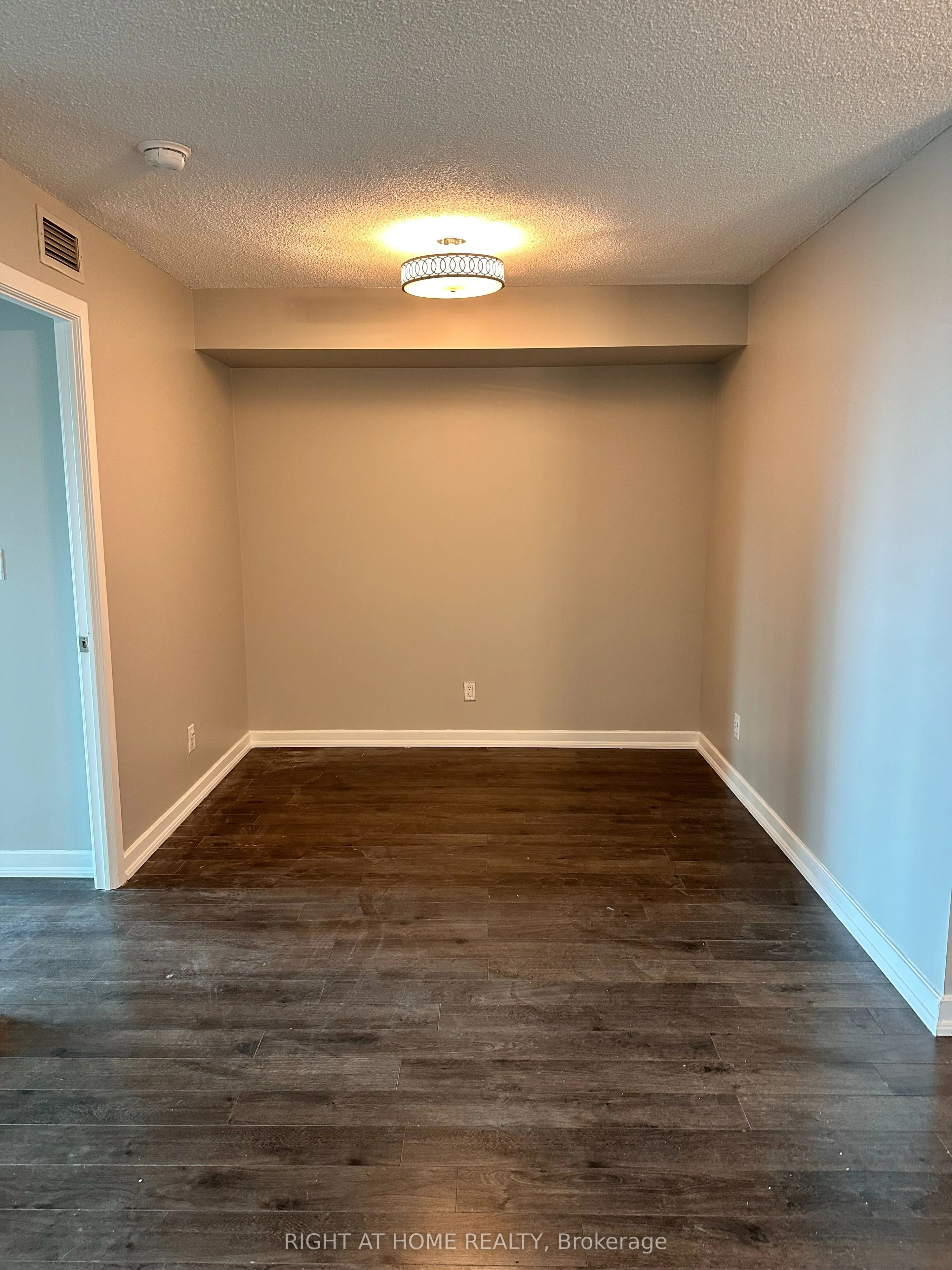 18 Harbour Street, #1009