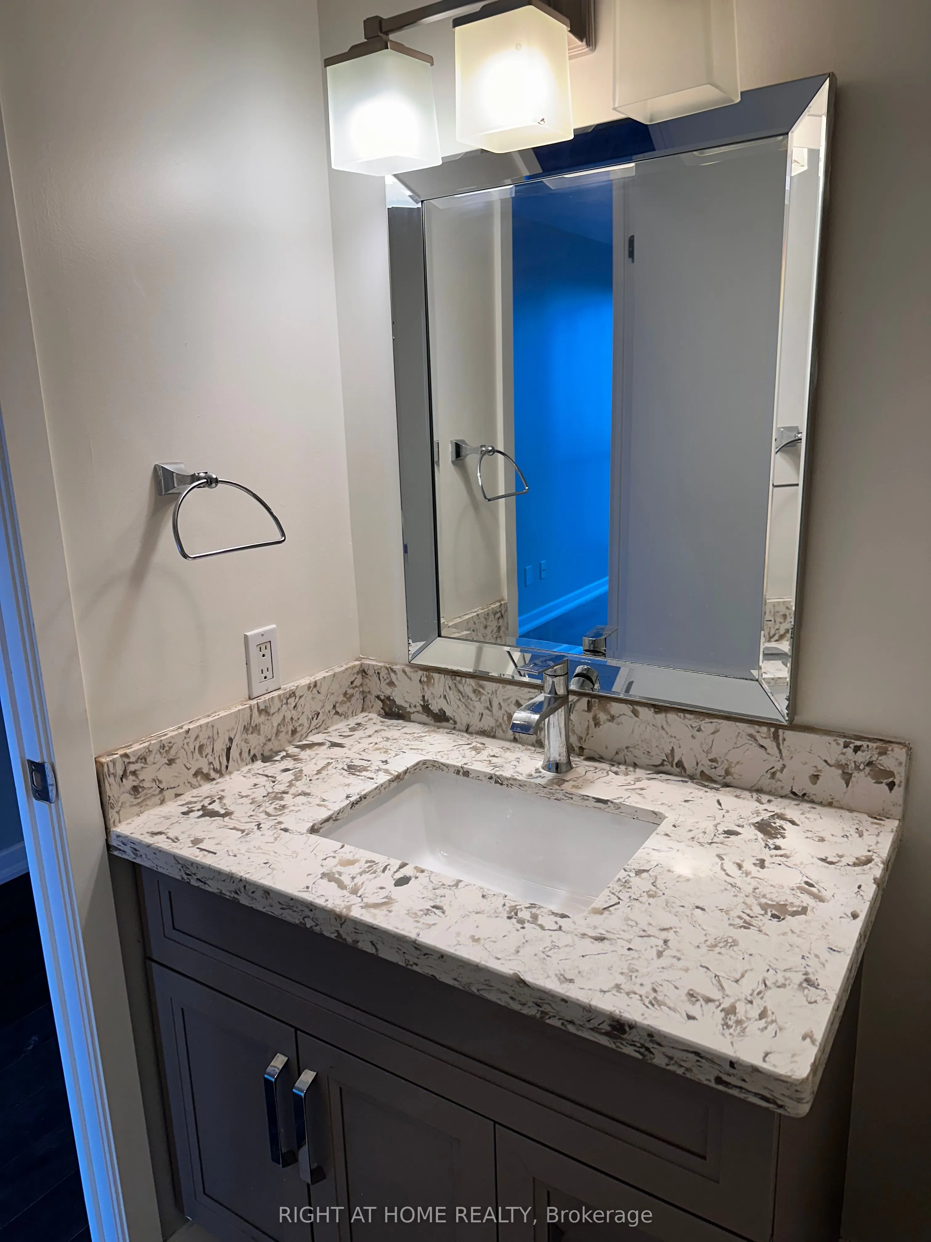 18 Harbour Street, #1009