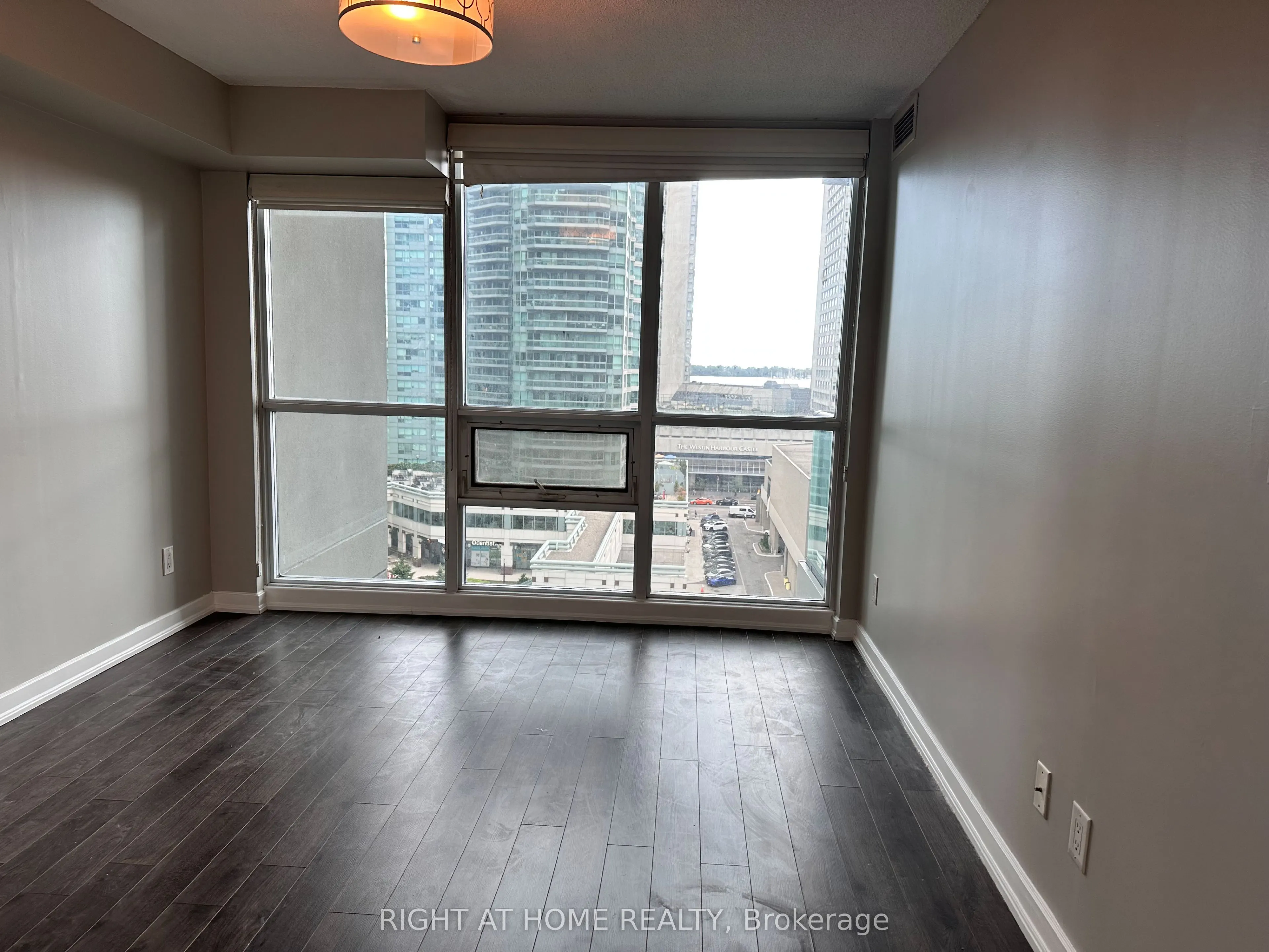 18 Harbour Street, #1009