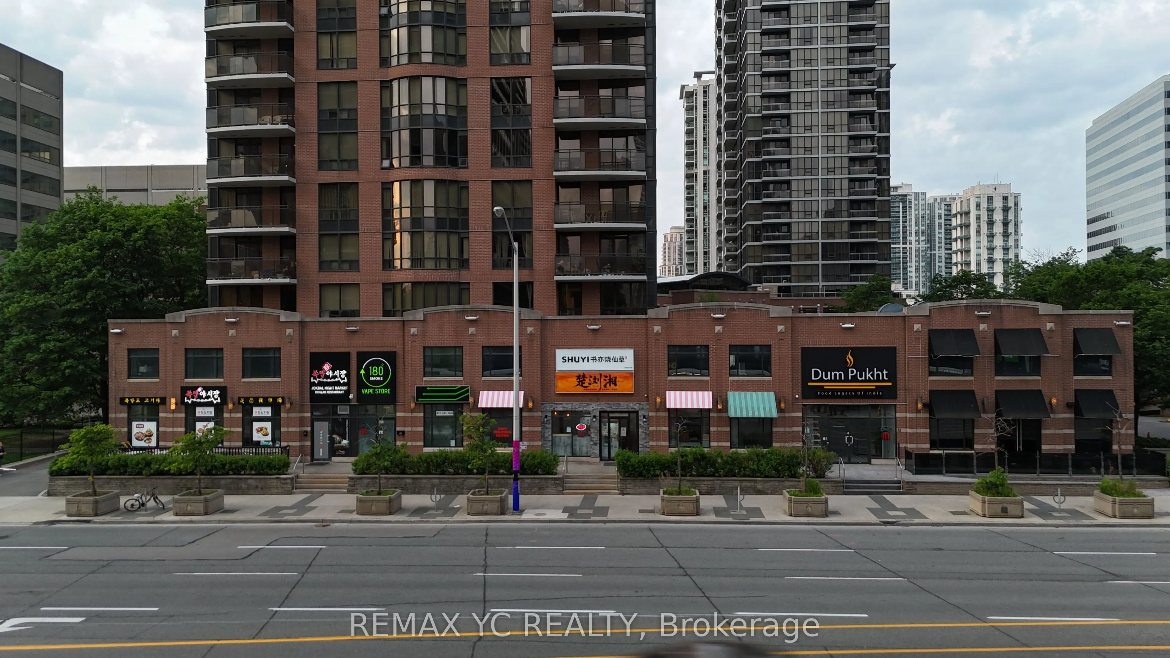 35 Sheppard Avenue E