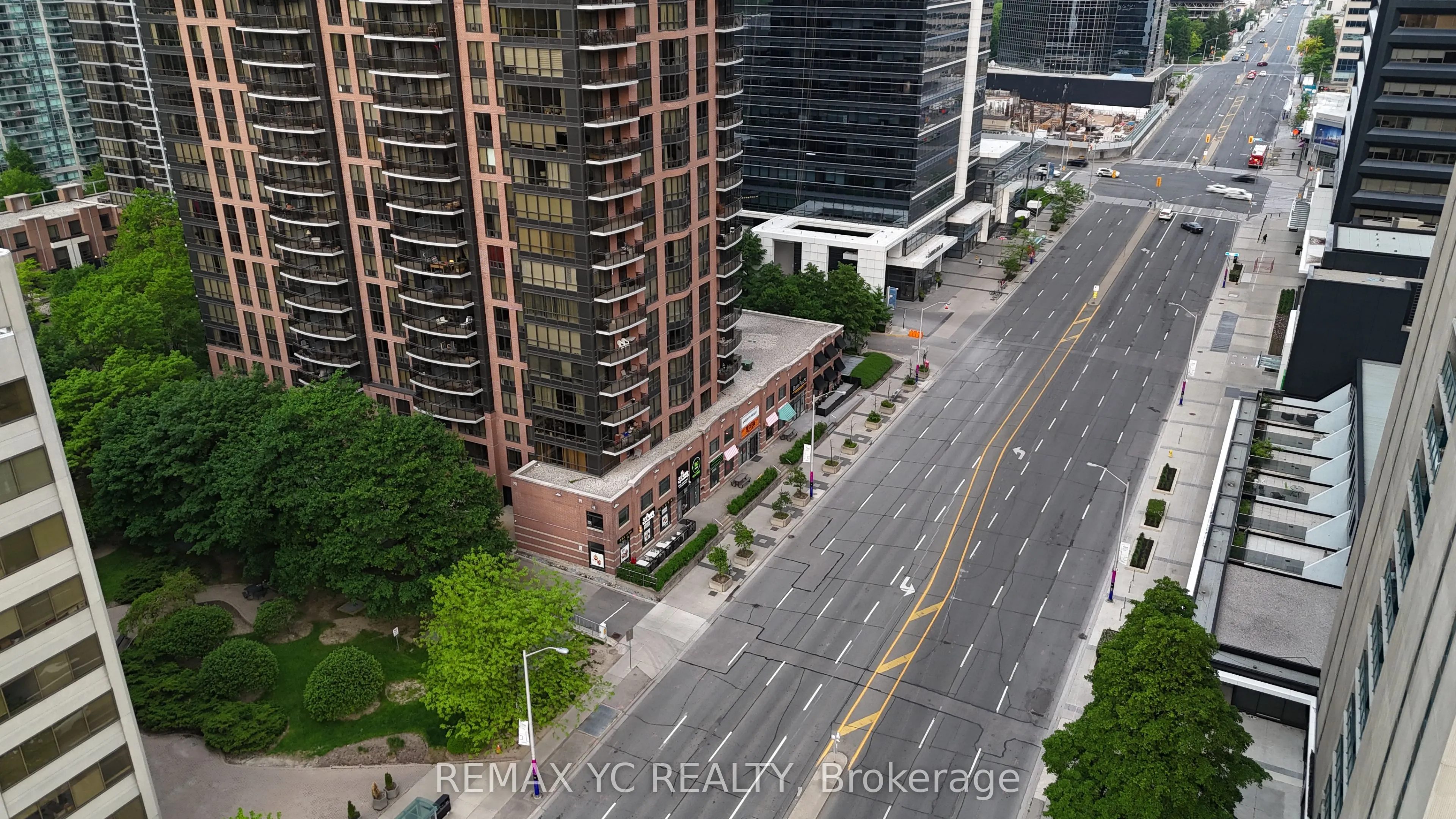 37 Sheppard Avenue E