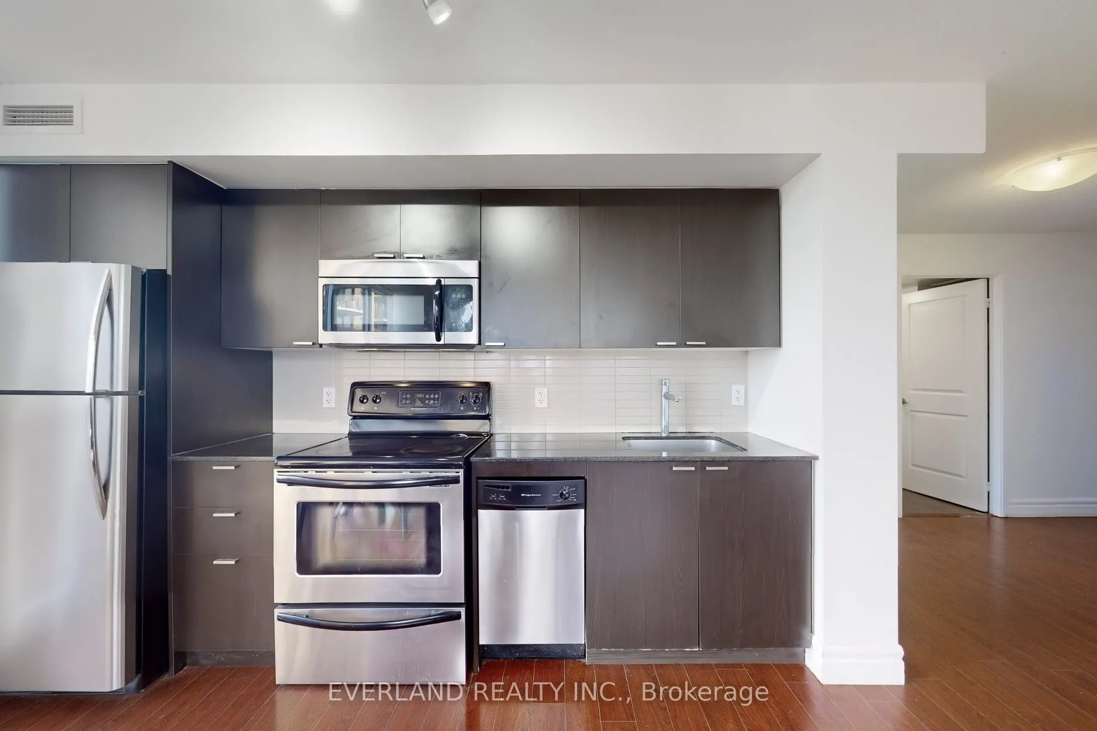 23 Sheppard Avenue E, #1604