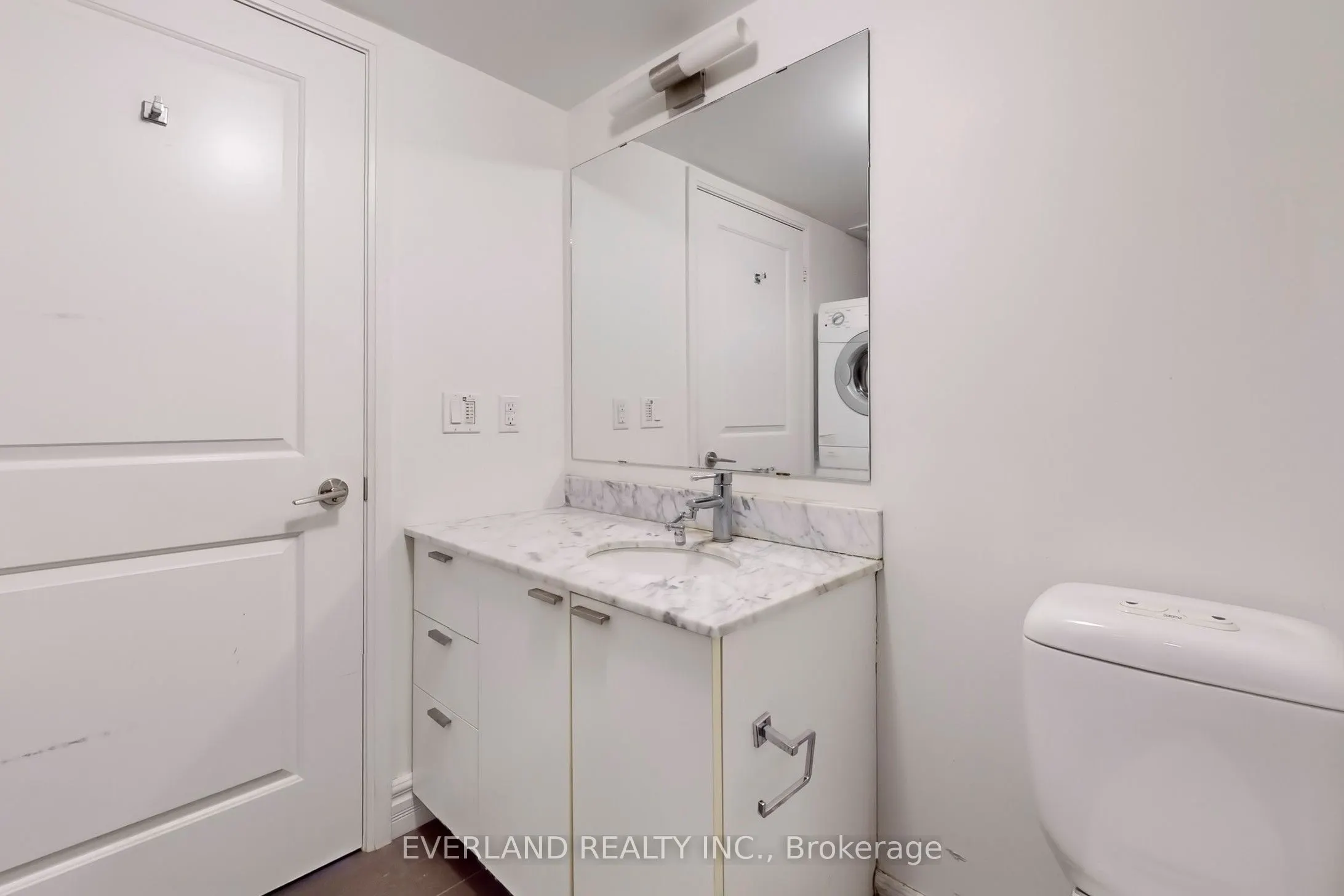 23 Sheppard Avenue E, #1604