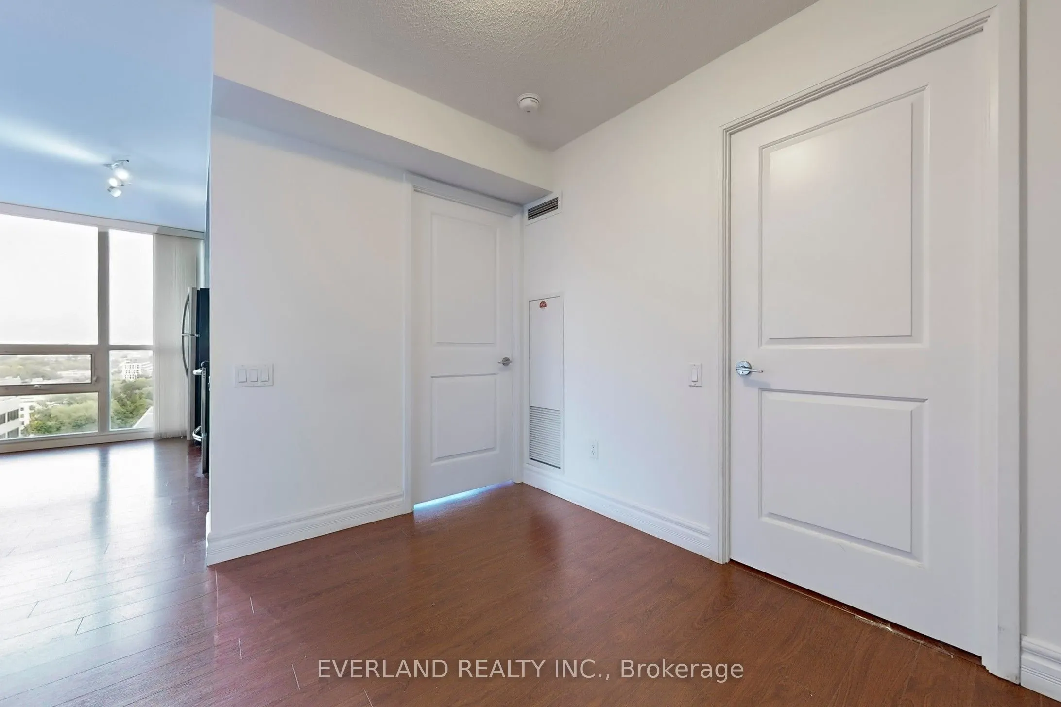 23 Sheppard Avenue E, #1604