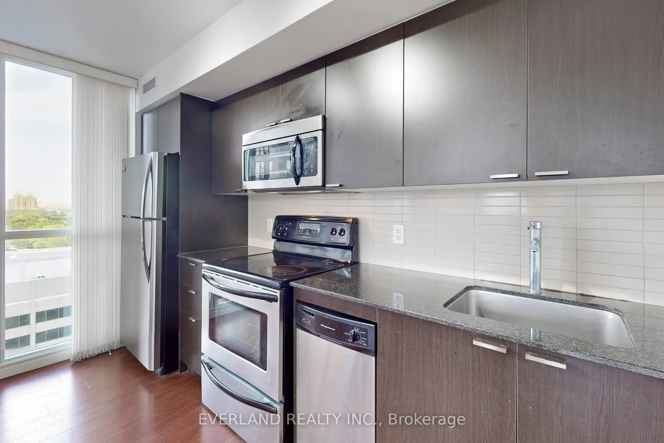 23 Sheppard Avenue E, #1604