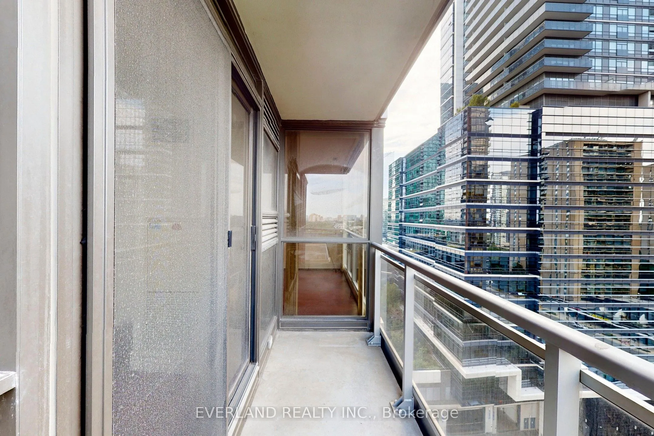 23 Sheppard Avenue E, #1604