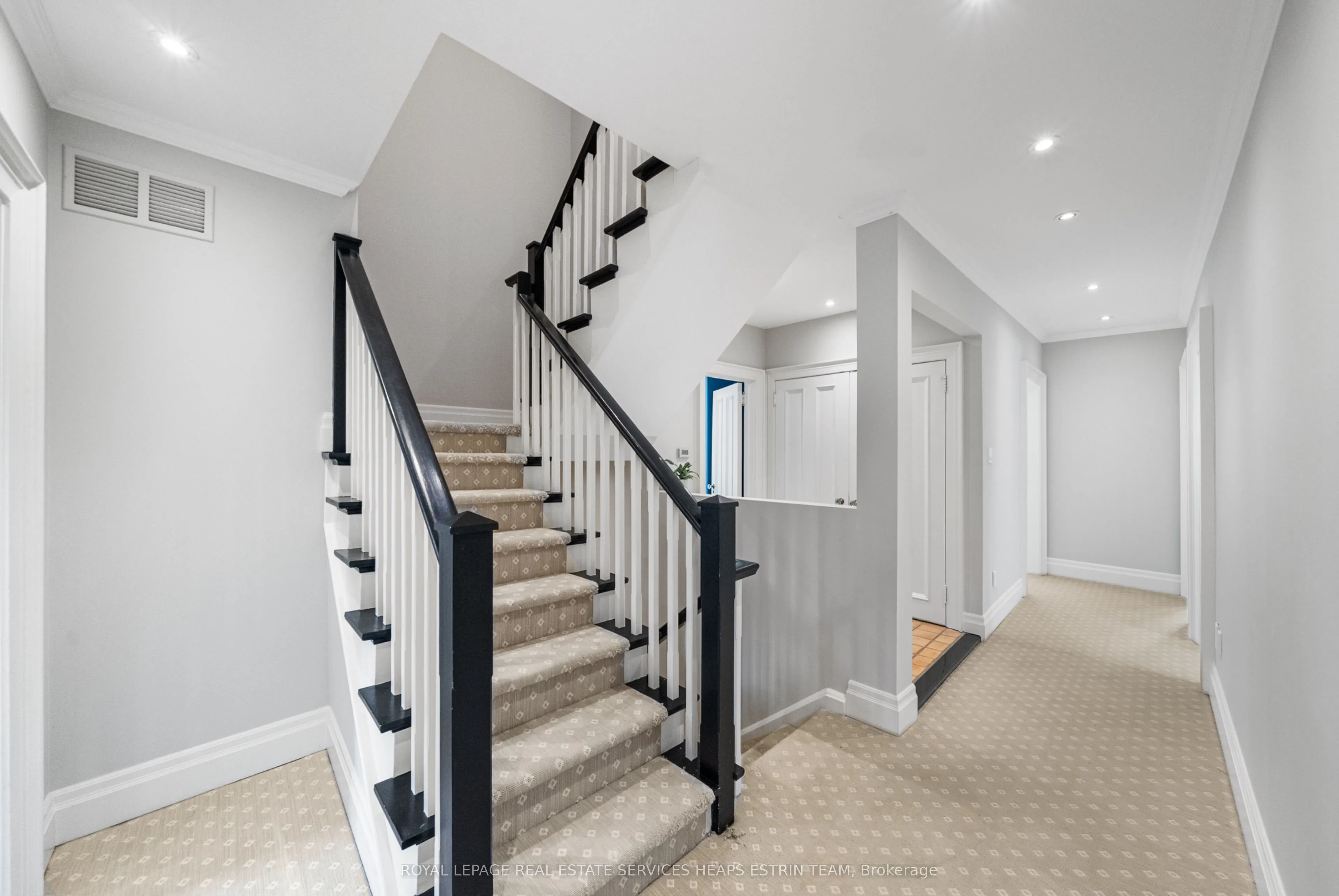 25 Strathgowan Crescent