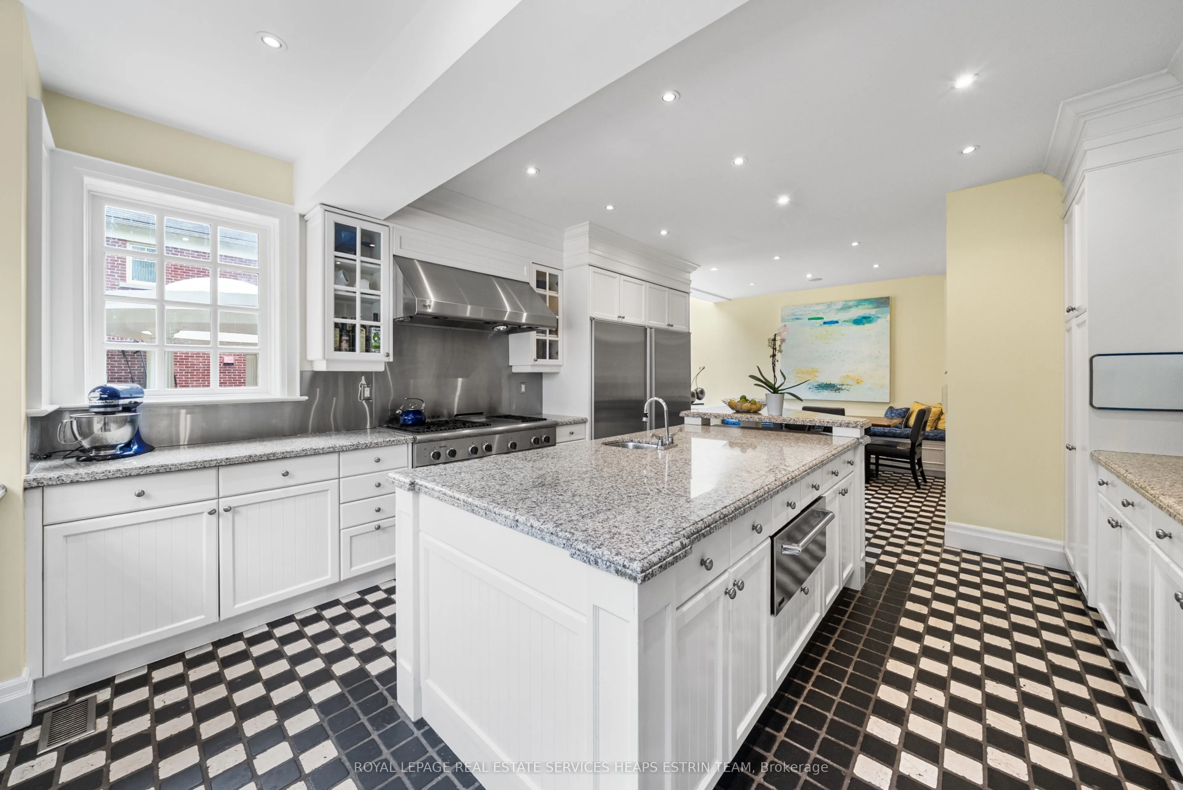 25 Strathgowan Crescent