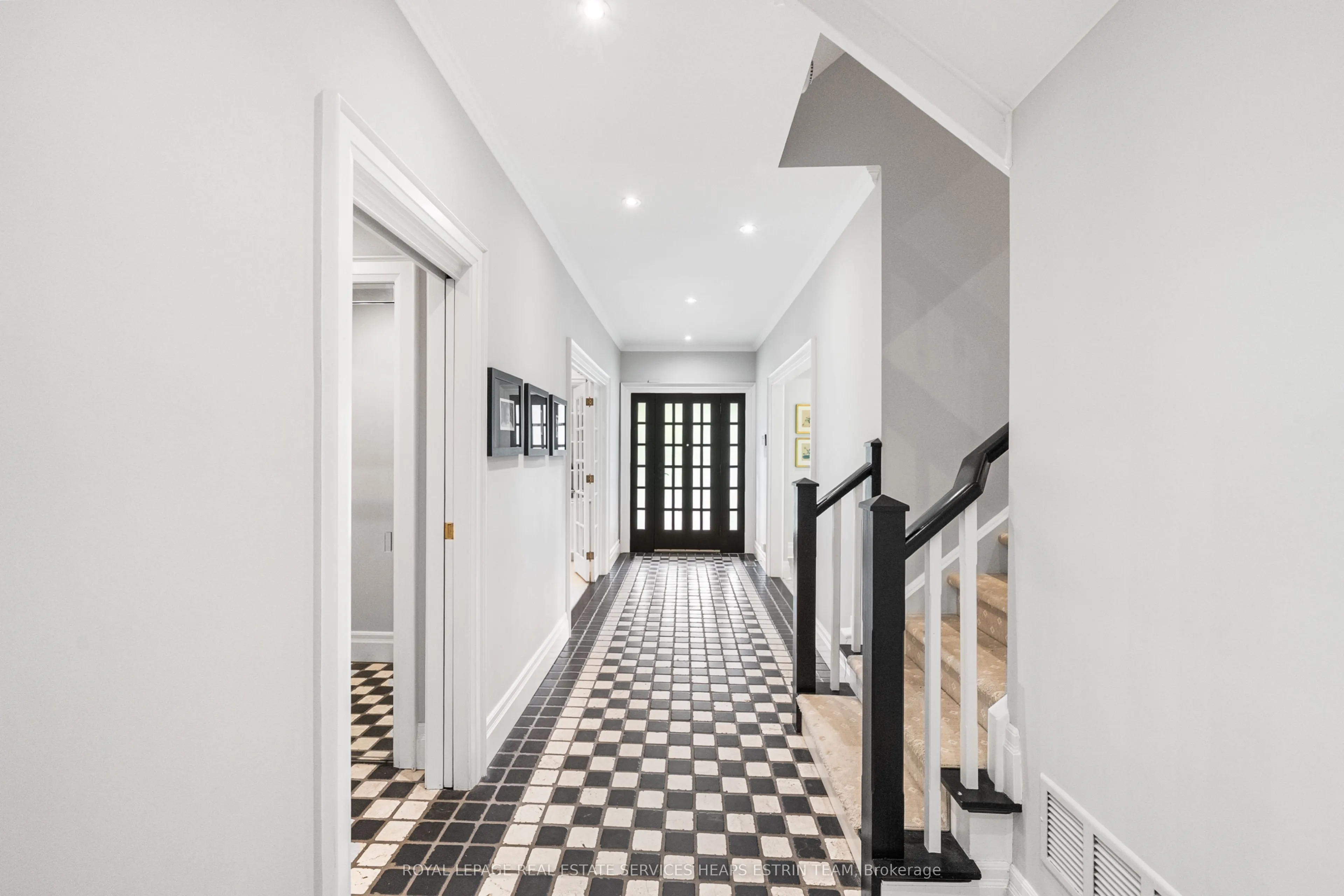 25 Strathgowan Crescent