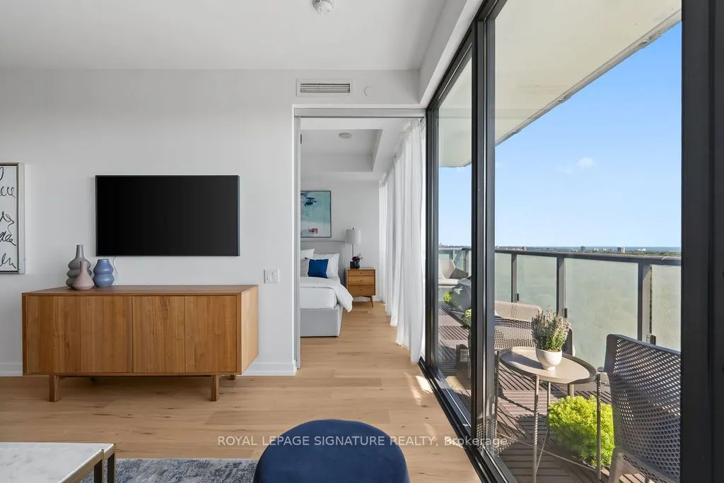 1815 Yonge Street, #2001