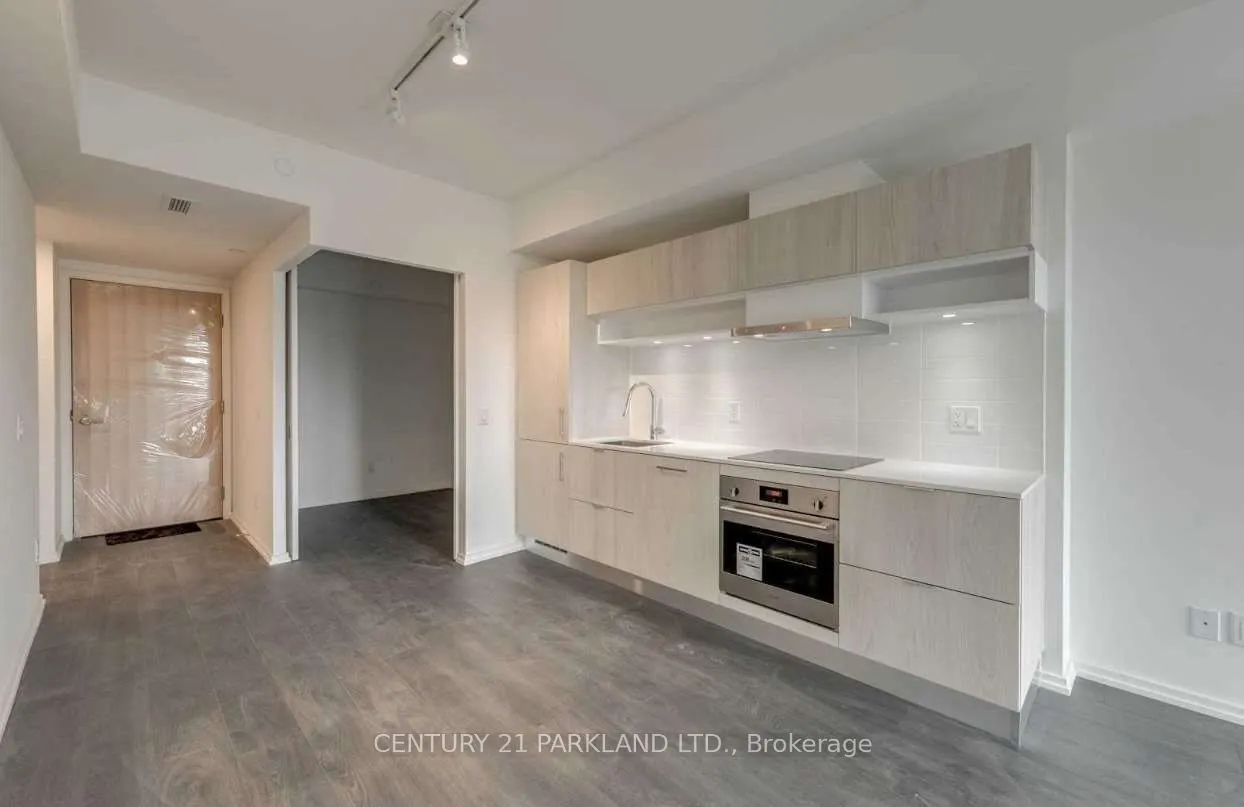 8 Hillsdale Avenue E, #632