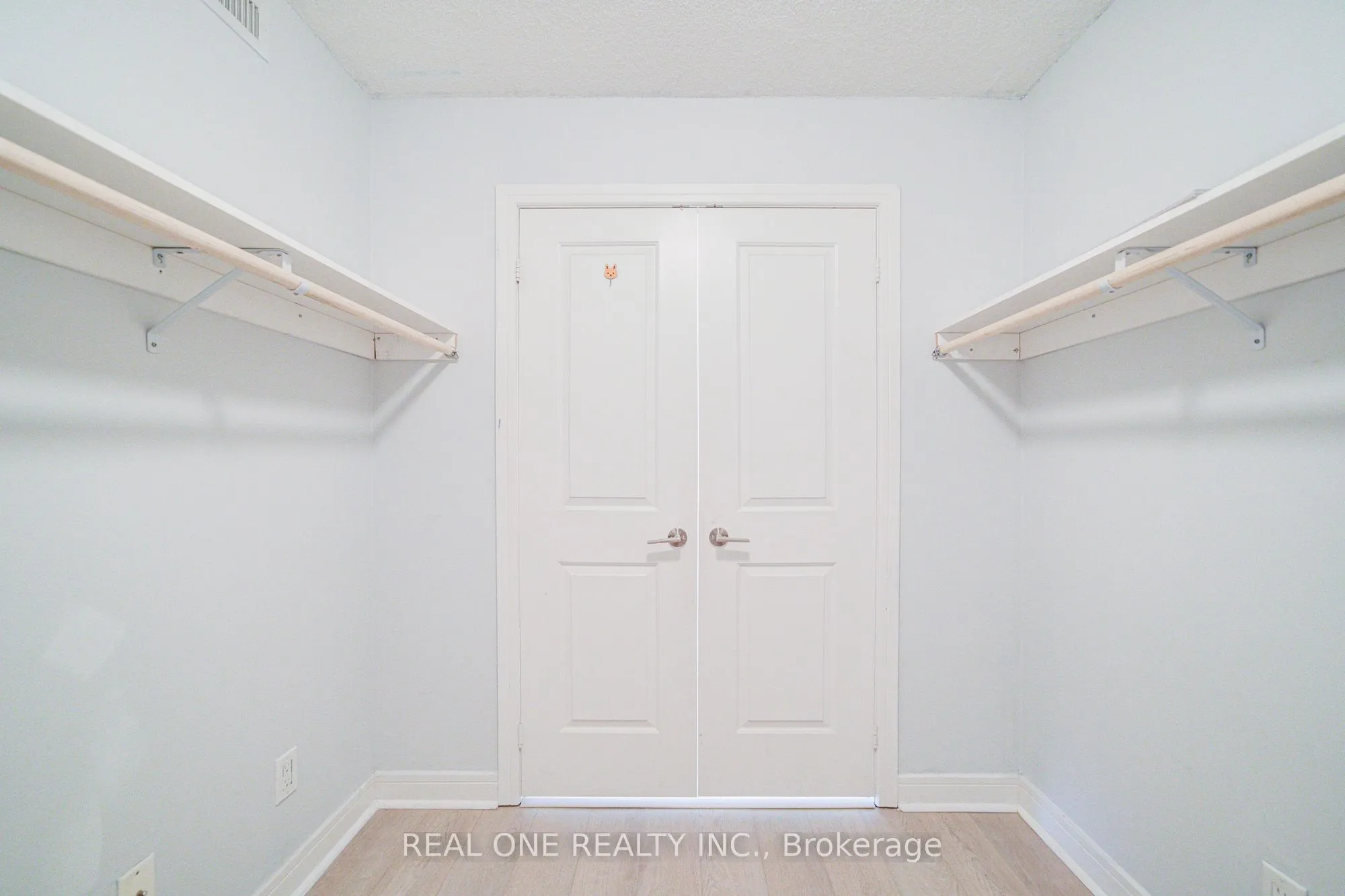 31 Bales Avenue, #1516