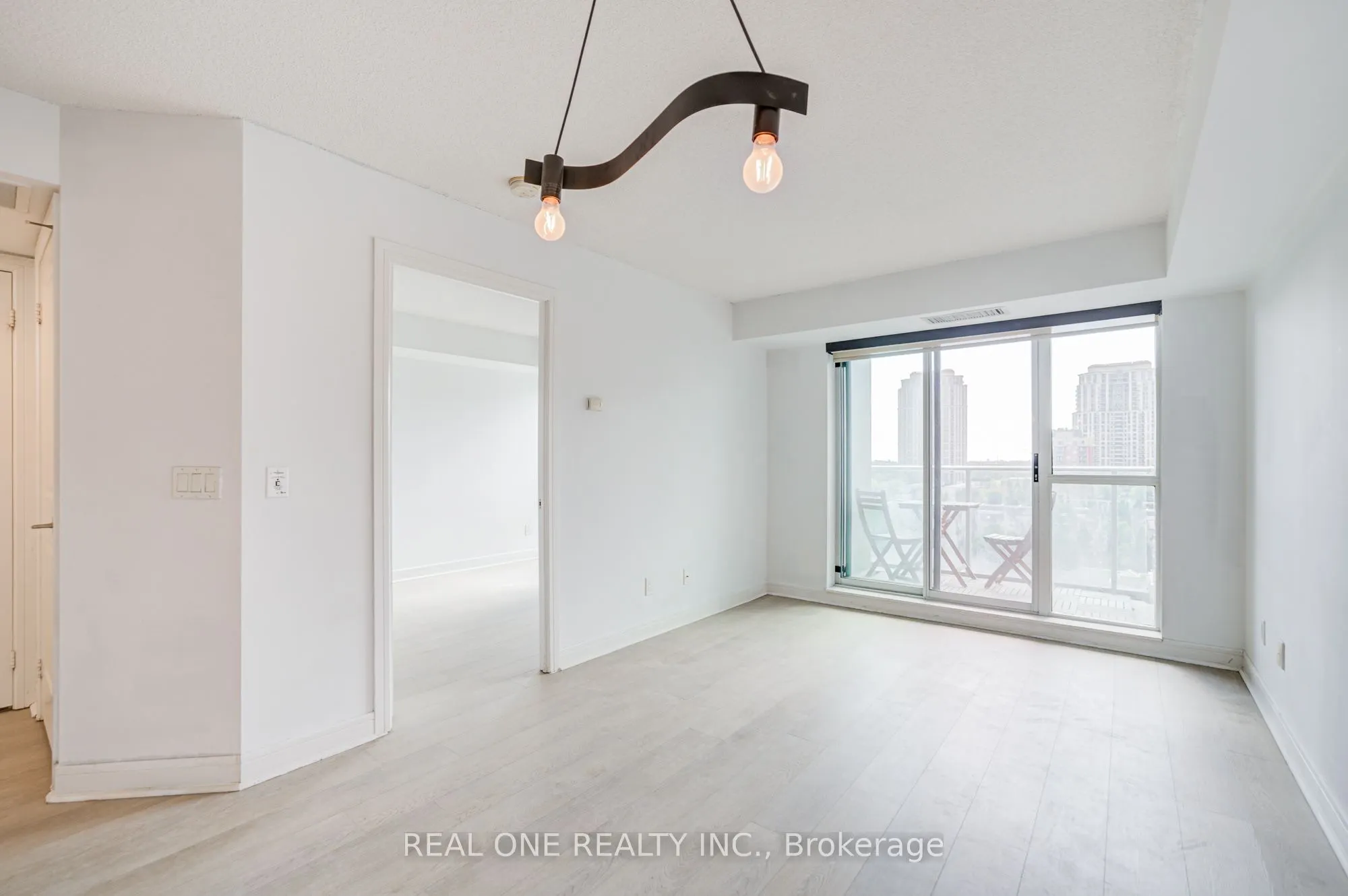 31 Bales Avenue, #1516