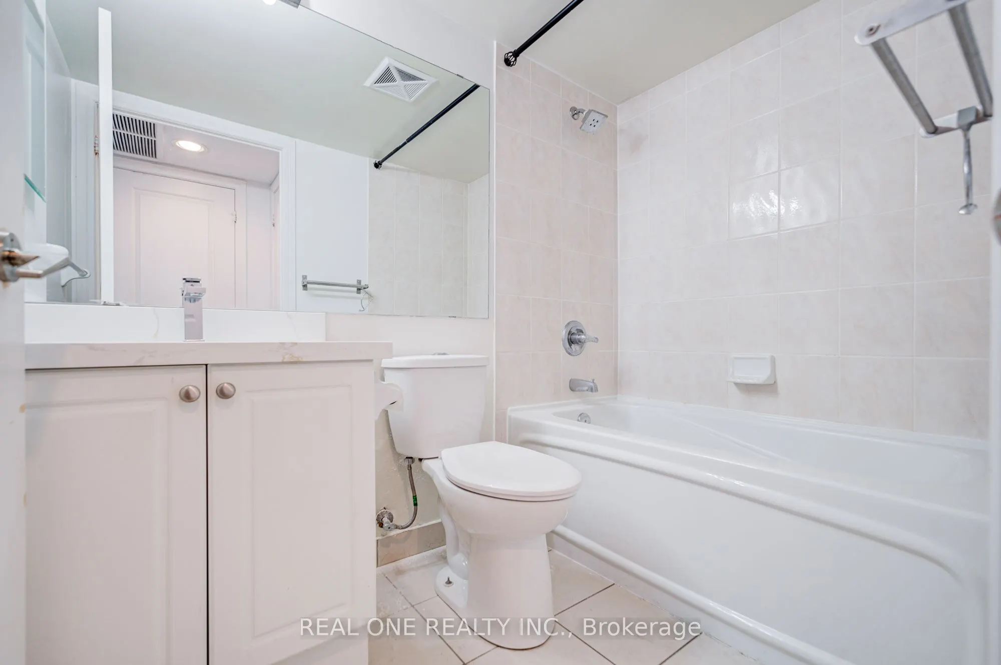 31 Bales Avenue, #1516