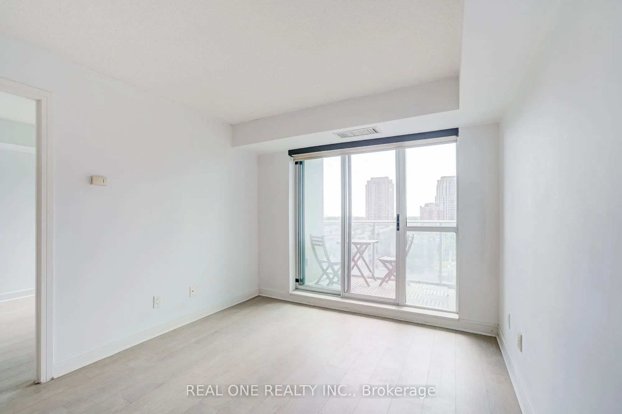 31 Bales Avenue, #1516