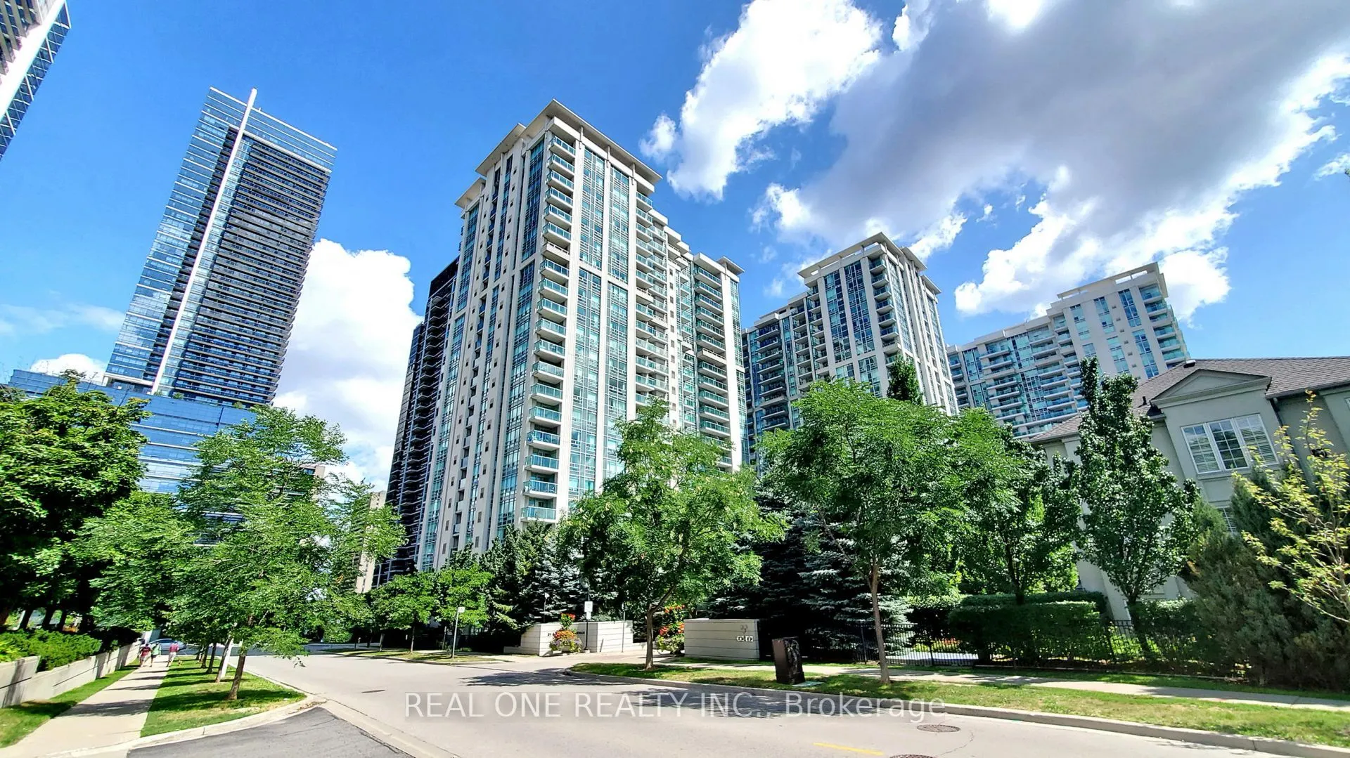 31 Bales Avenue, #1516