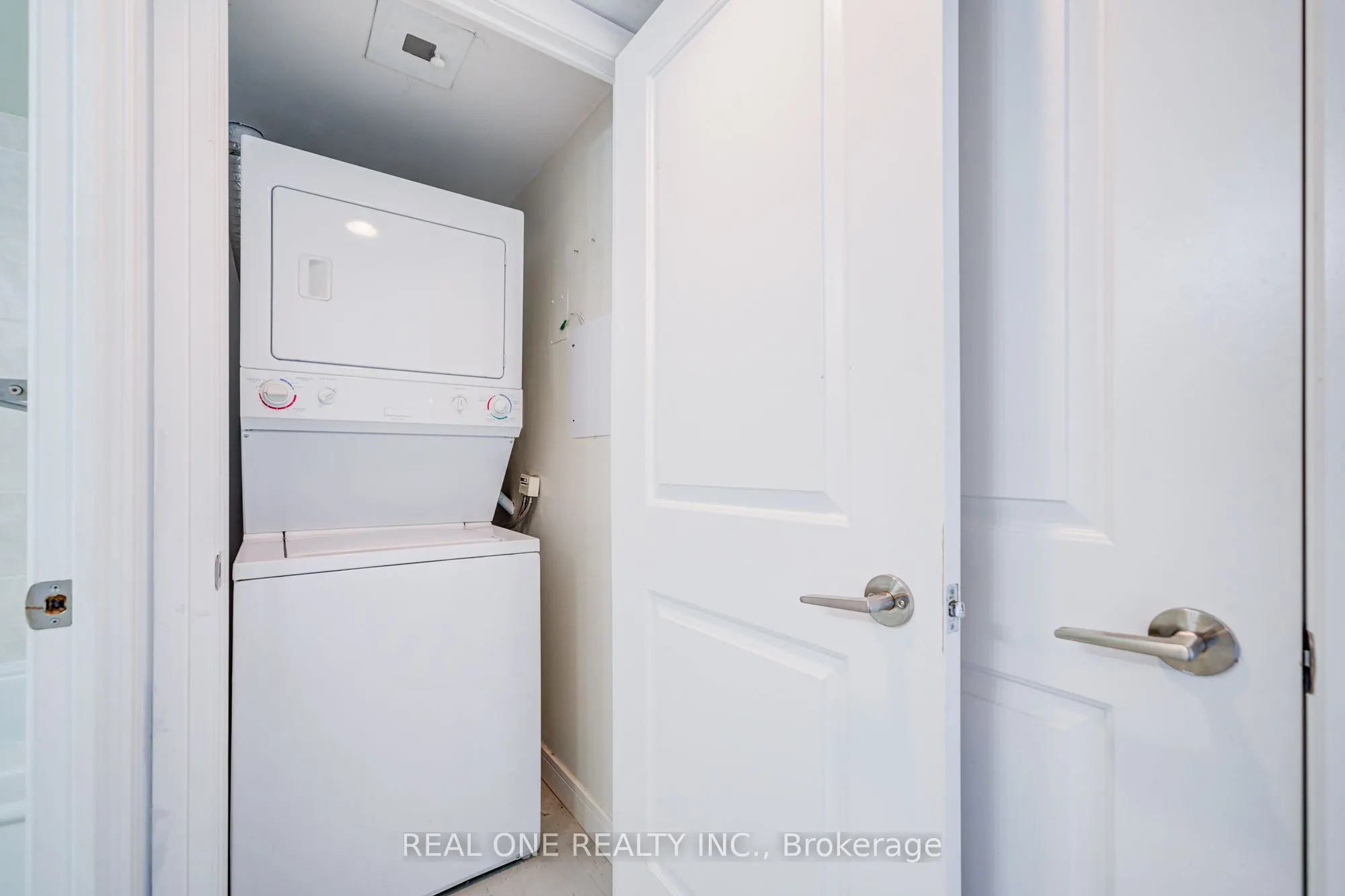 31 Bales Avenue, #1516