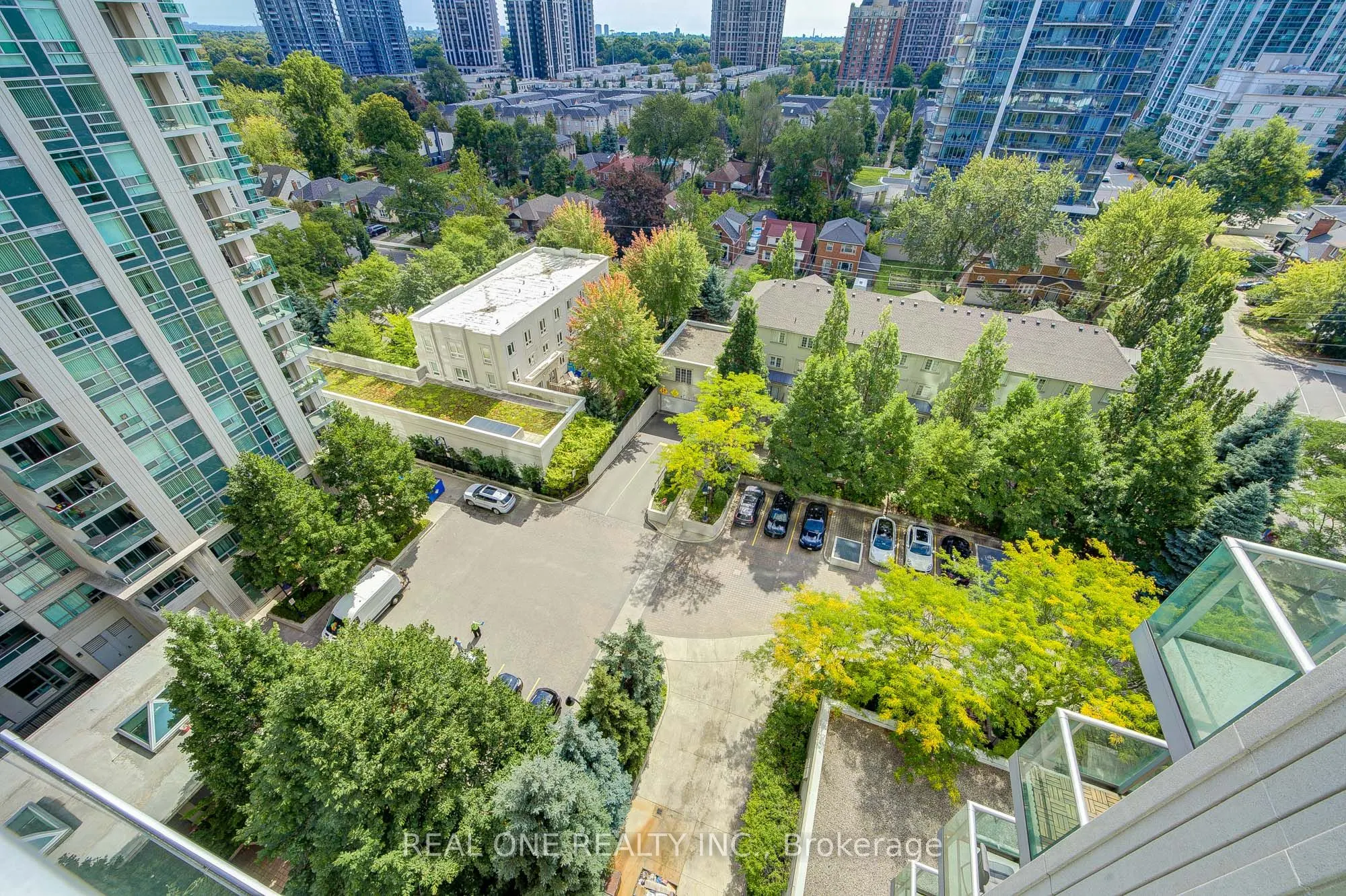 31 Bales Avenue, #1516