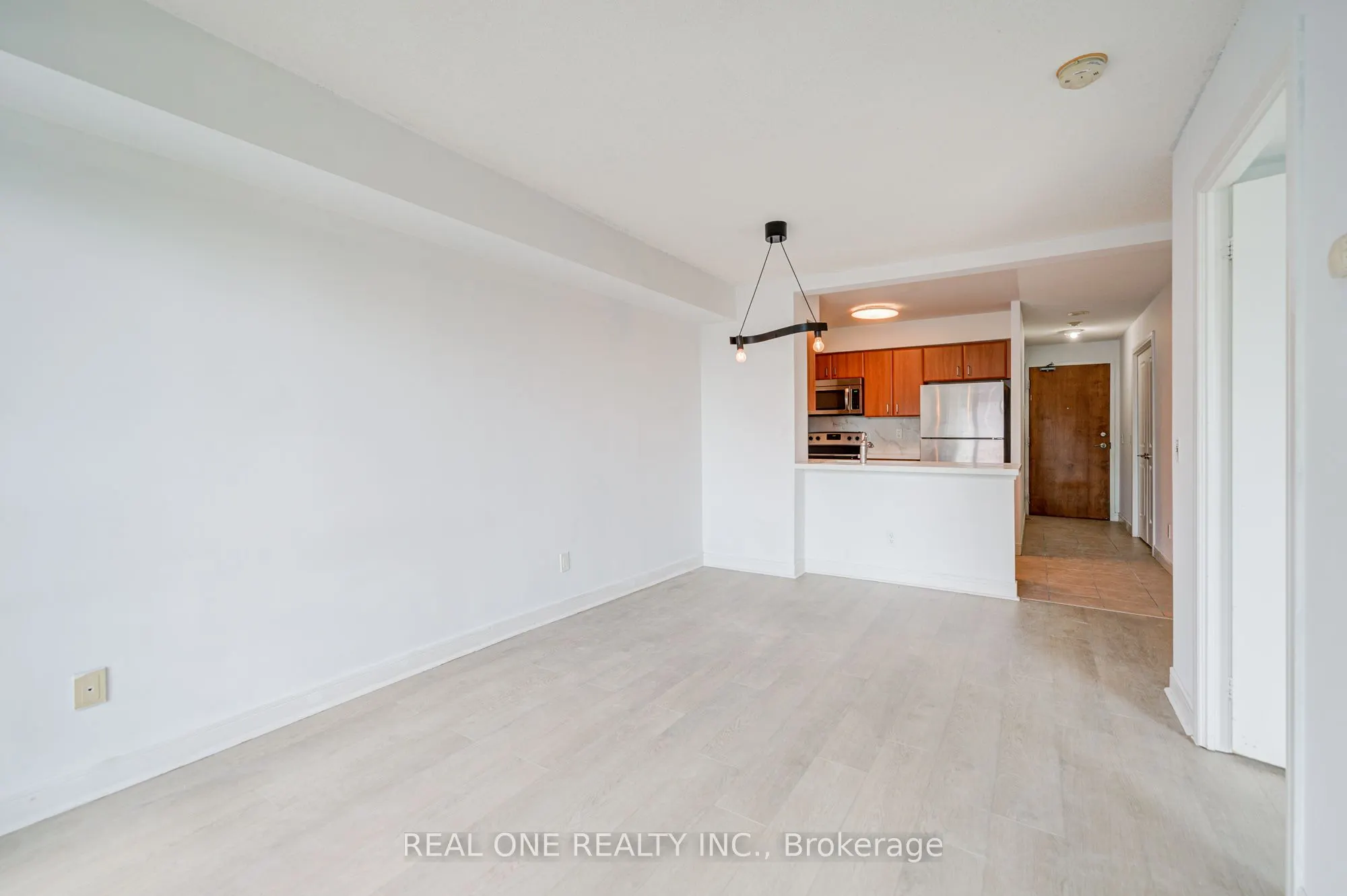 31 Bales Avenue, #1516